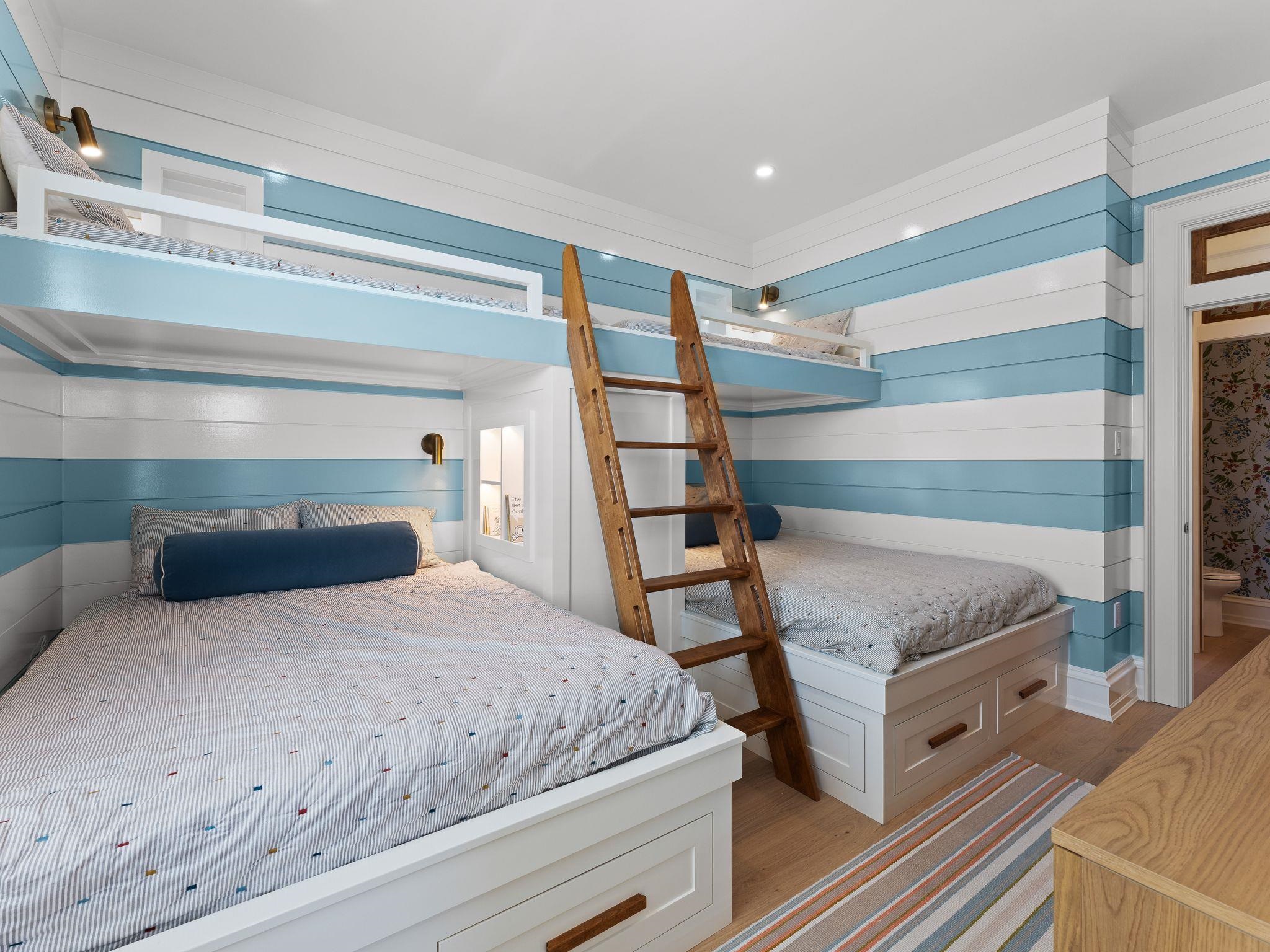 12 E Newcastle