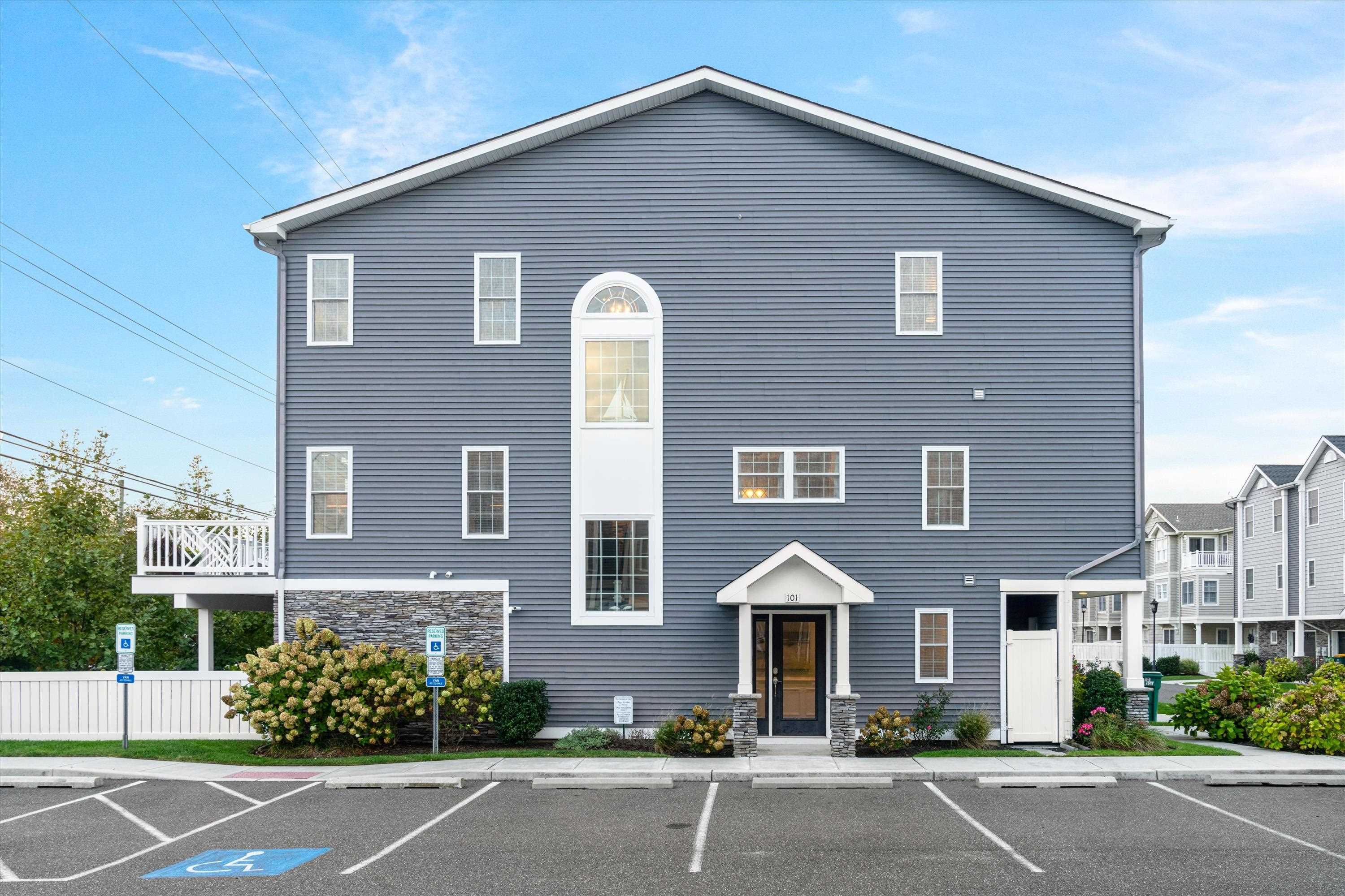 1116 Stone Harbor Boulevard - Picture 4