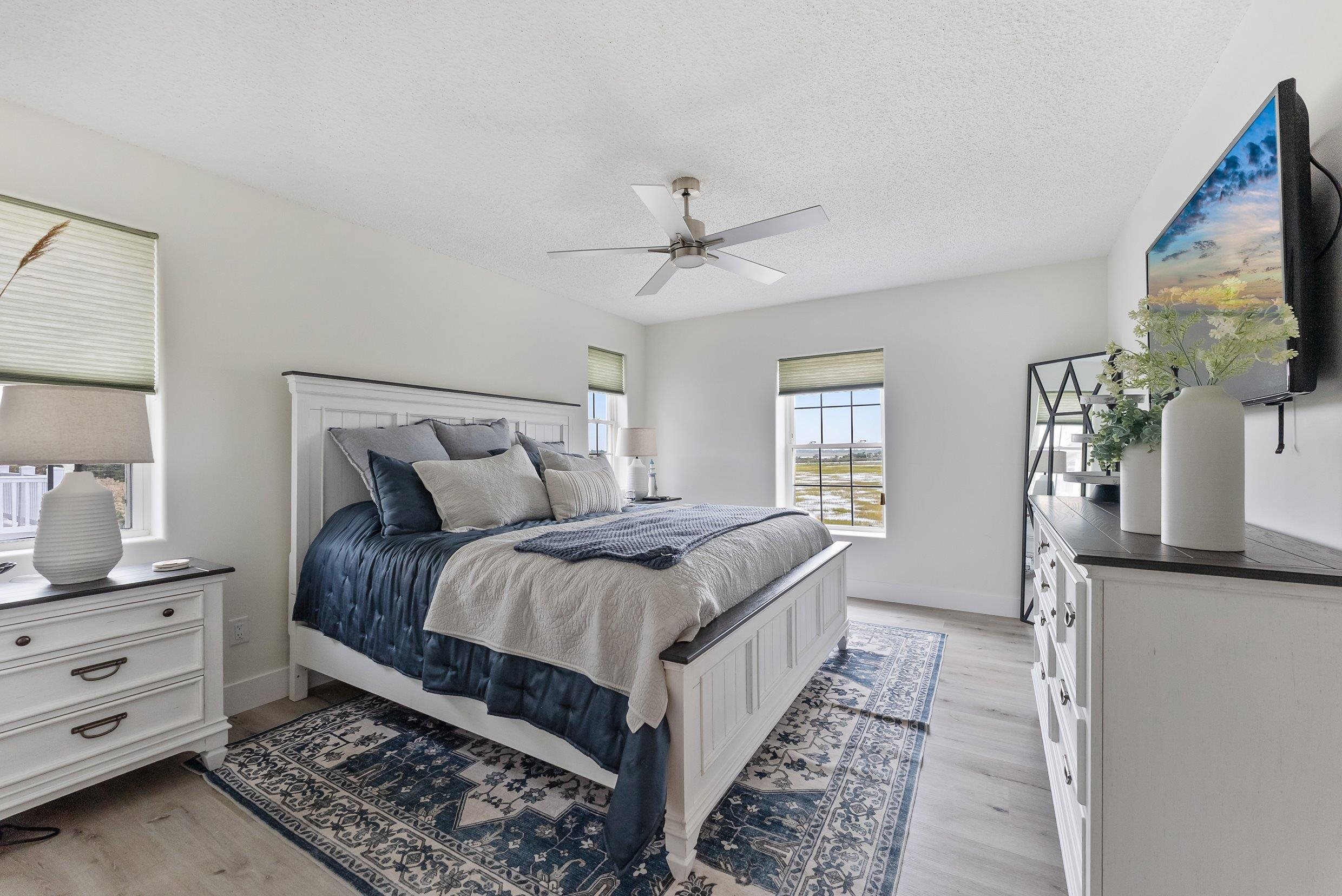 100 E Raleigh - Picture 35