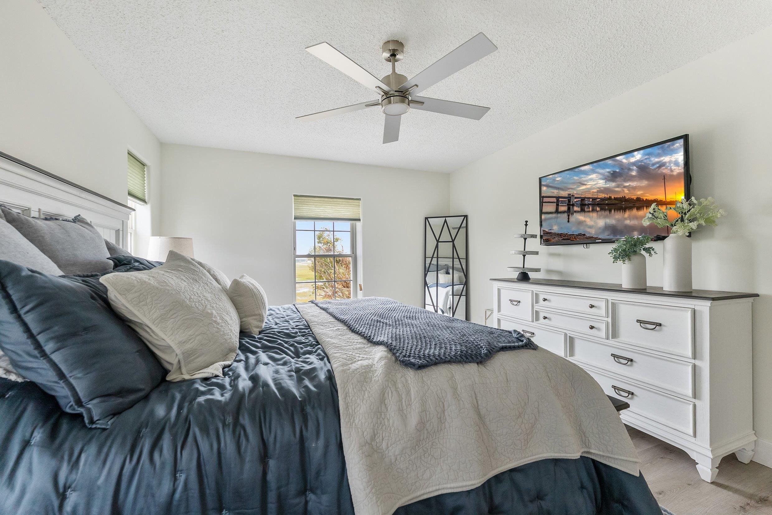 100 E Raleigh - Picture 36