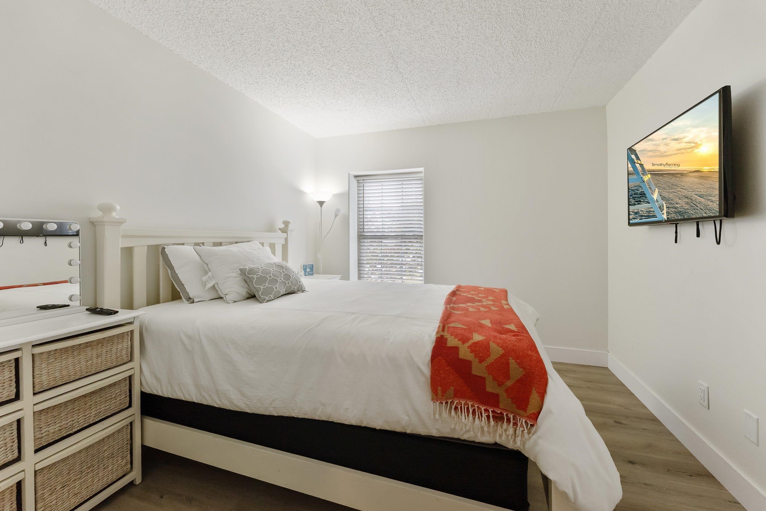 100 E Raleigh - Picture 40