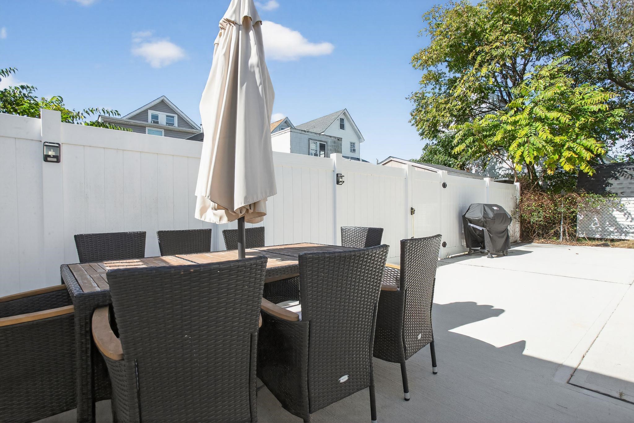 110 W Youngs Avenue - Picture 41