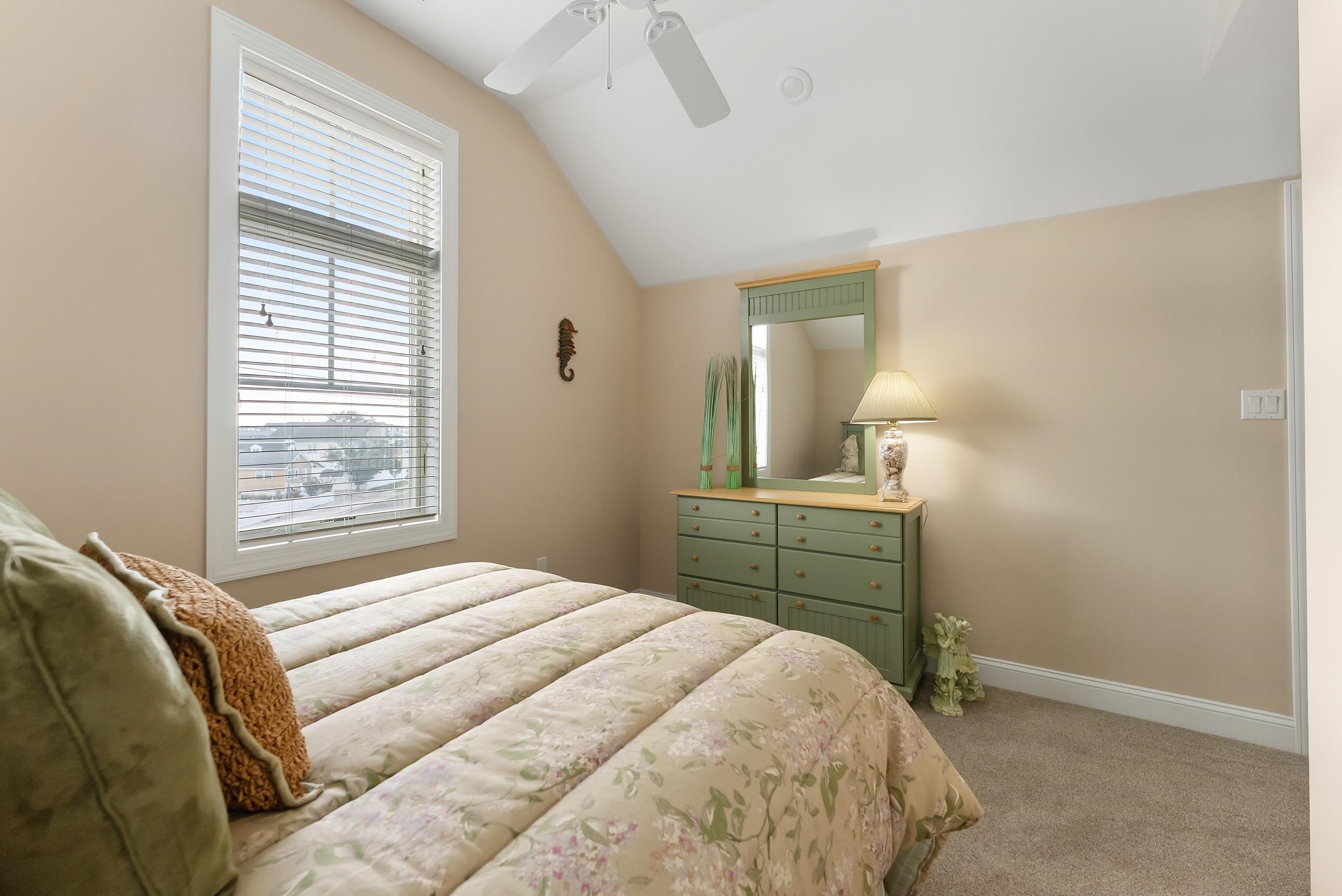 406 Illinois Avenue - Picture 38