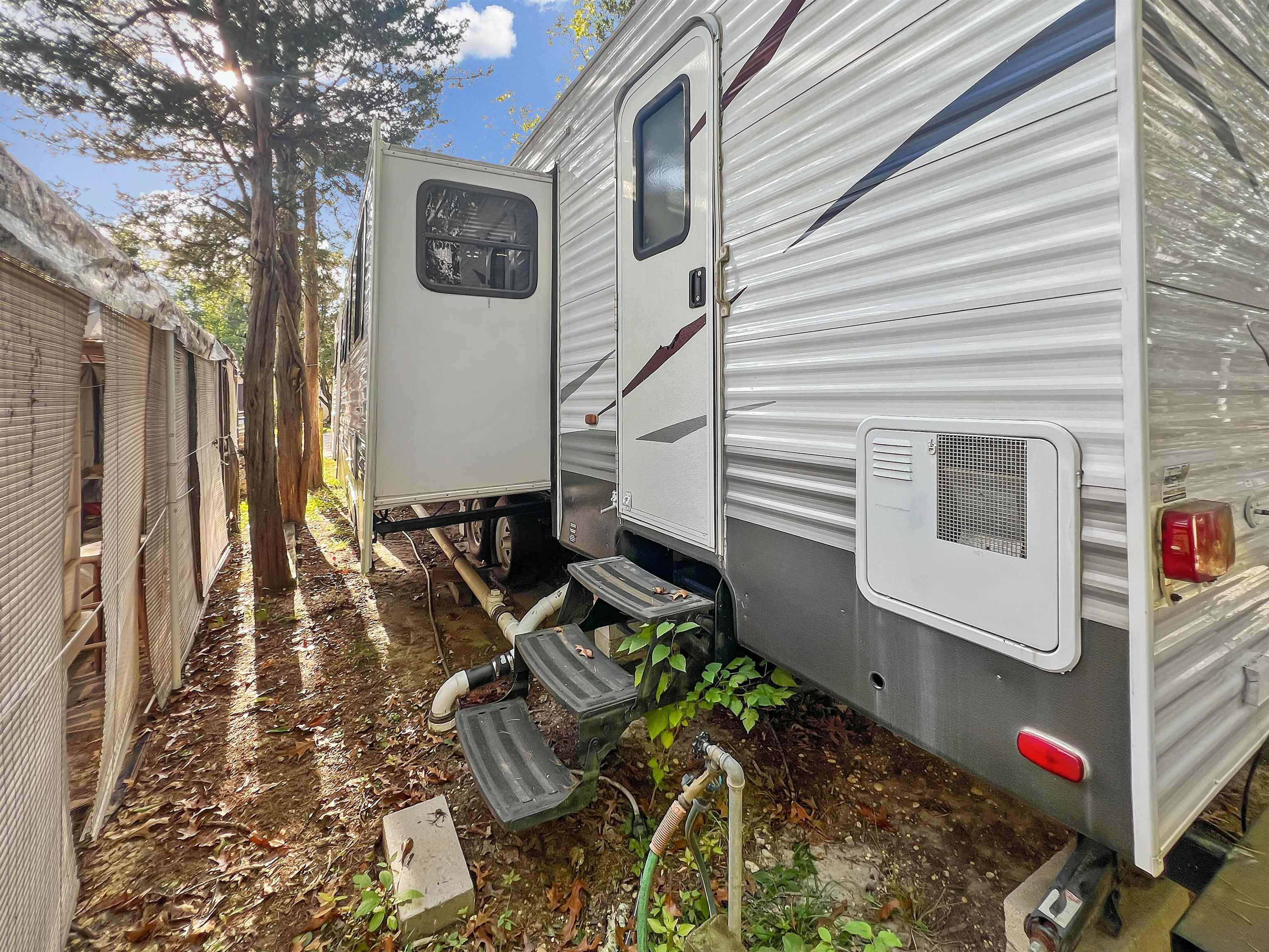 1079 12th Avenue - Picture 1