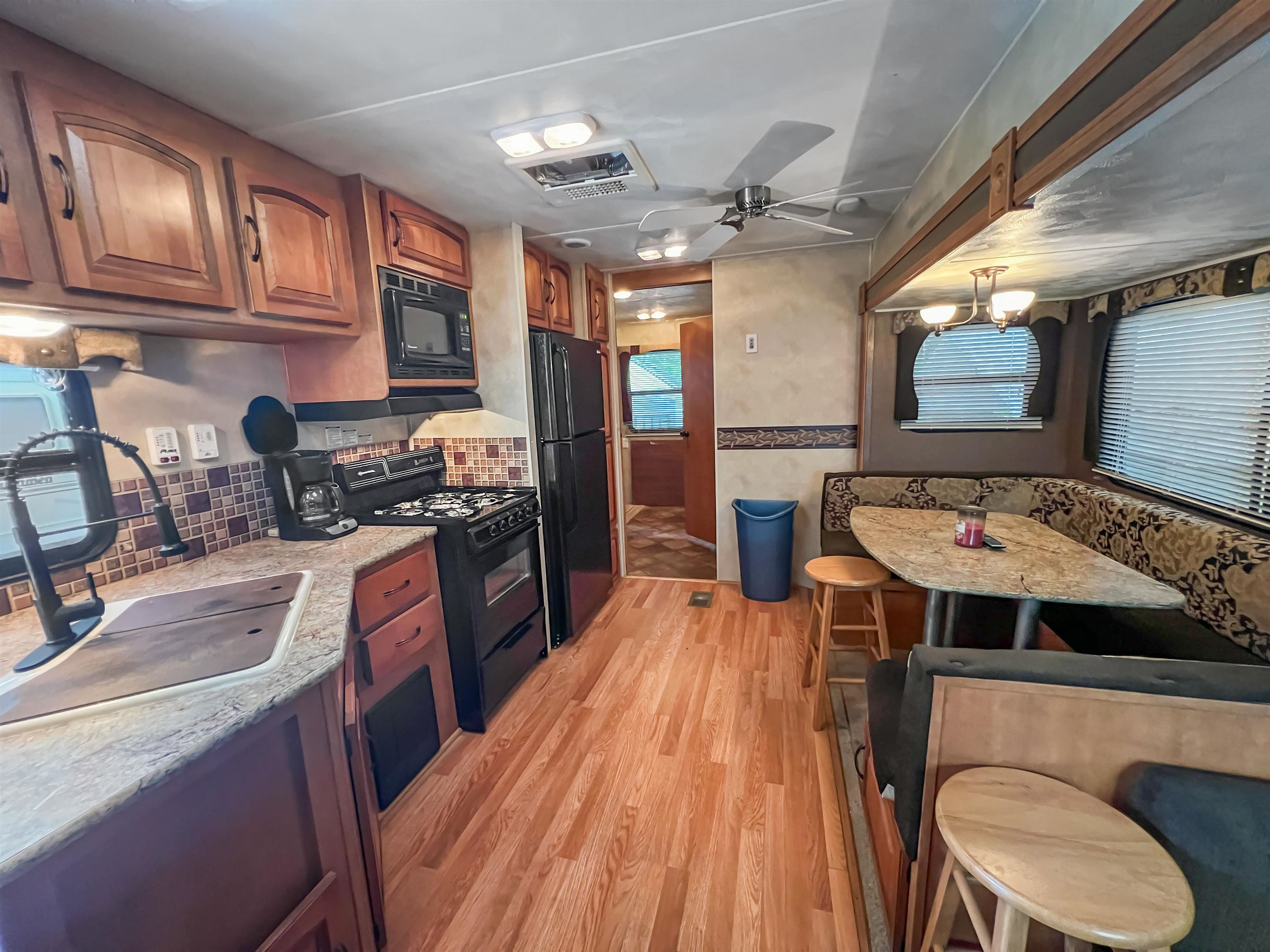 1079 12th Avenue - Picture 7