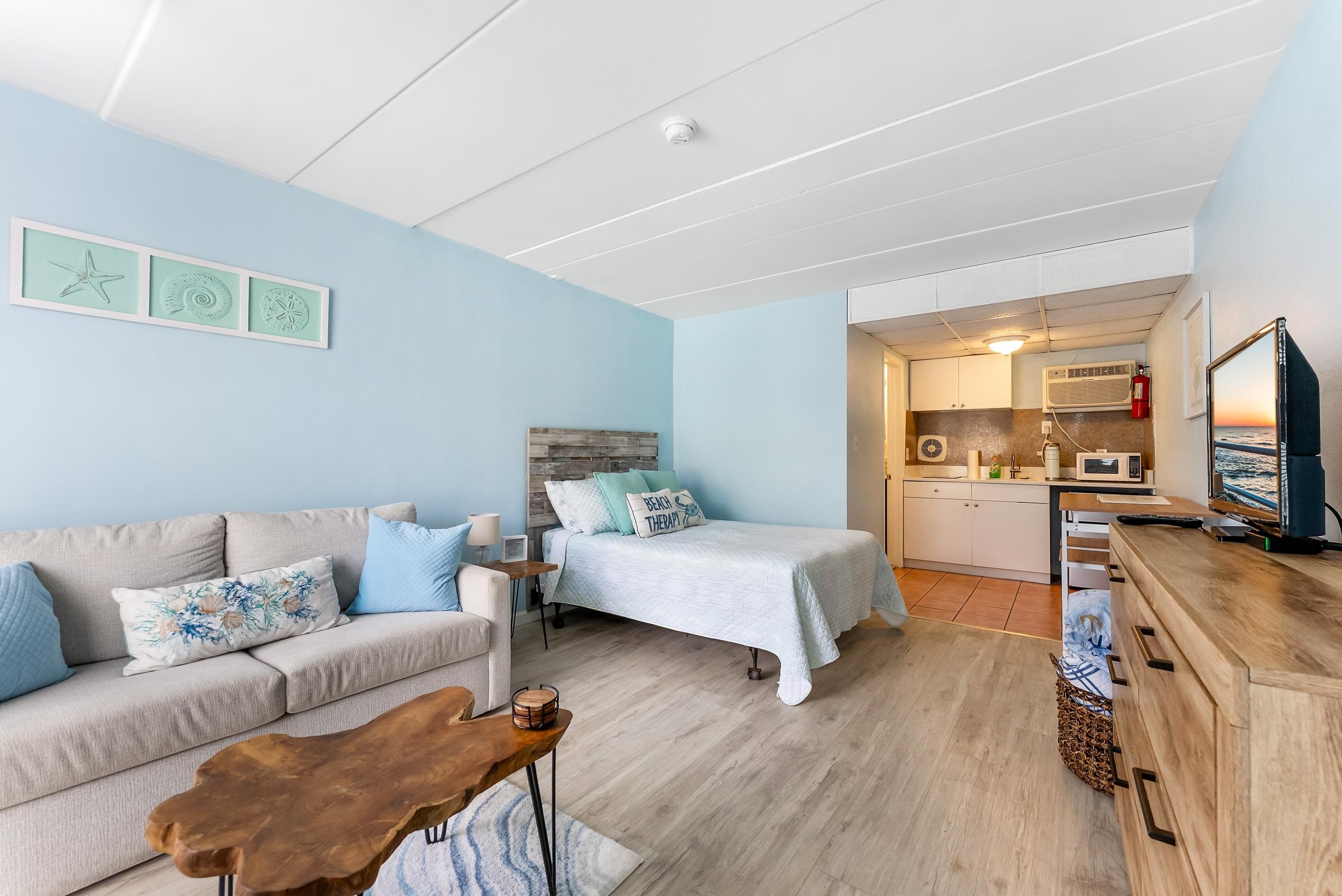 313 E Glenwood Avenue - Picture 11