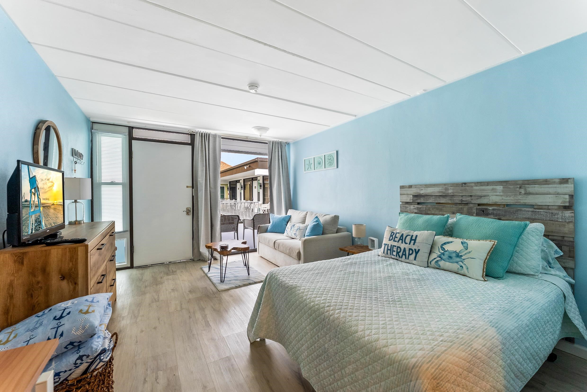 313 E Glenwood Avenue - Picture 3