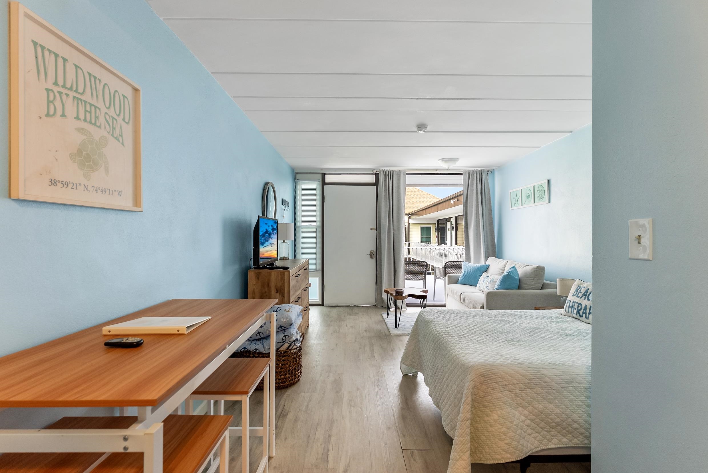 313 E Glenwood Avenue - Picture 5