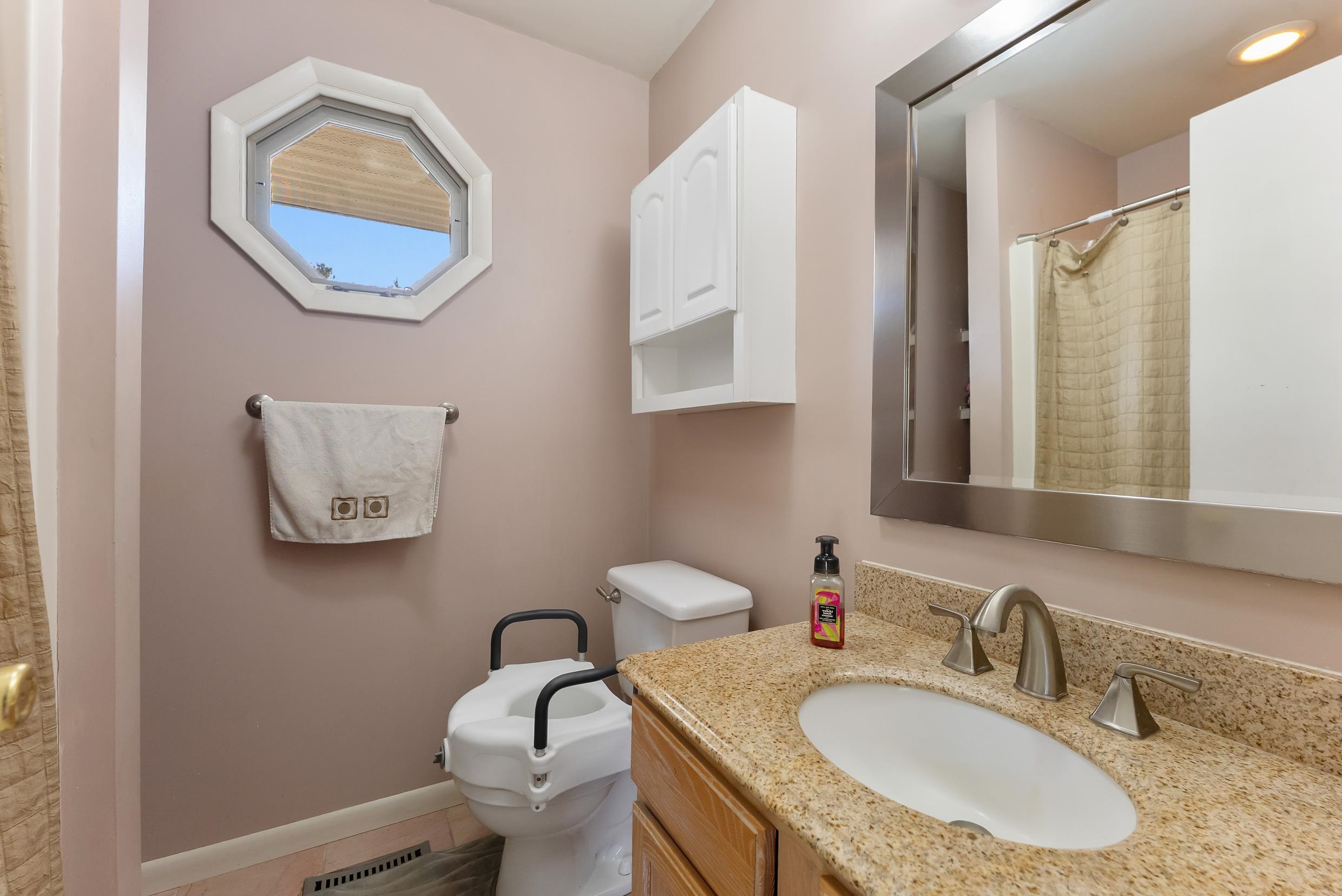 210 Pontaxit Avenue - Picture 32