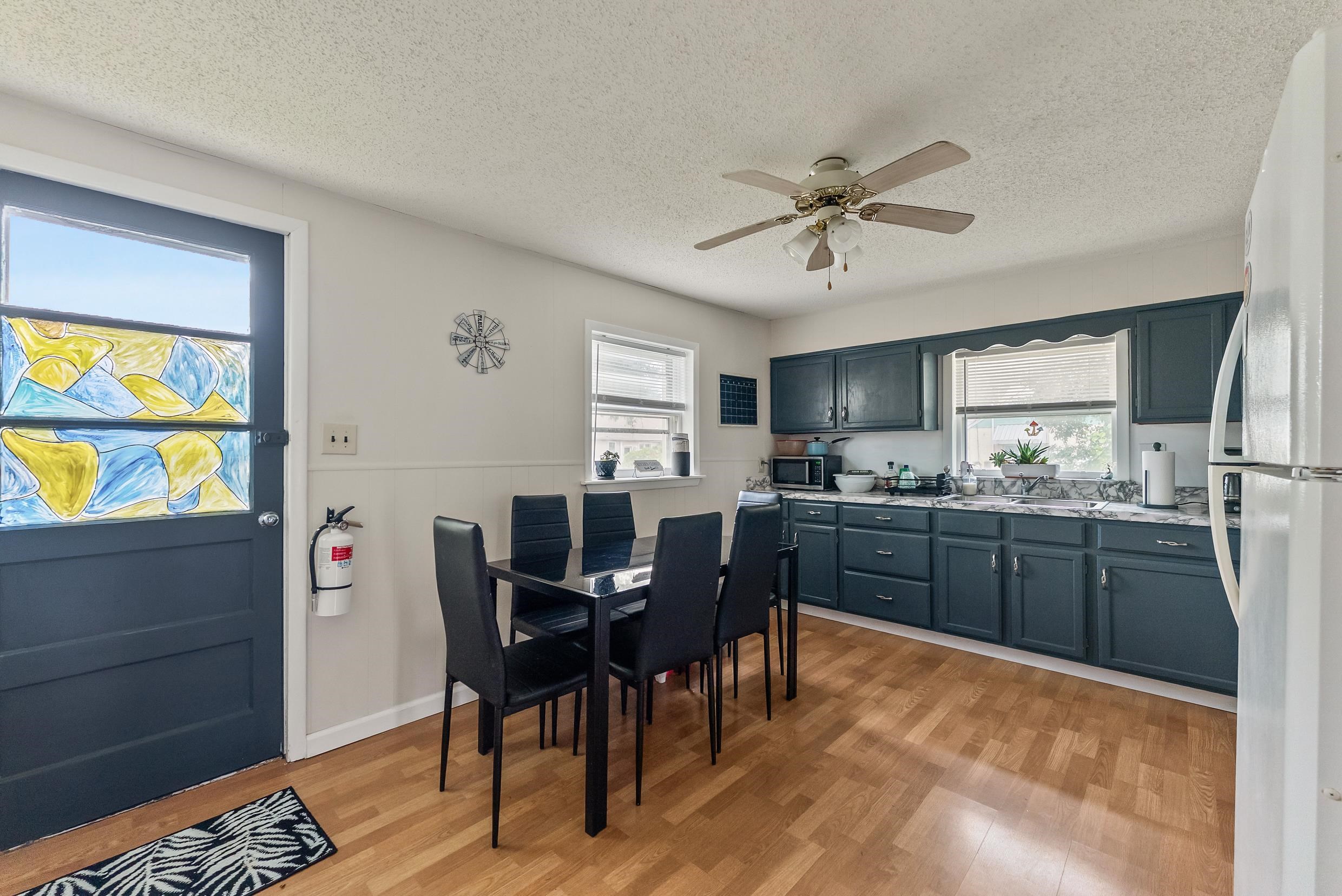 213 Langs Avenue - Picture 2