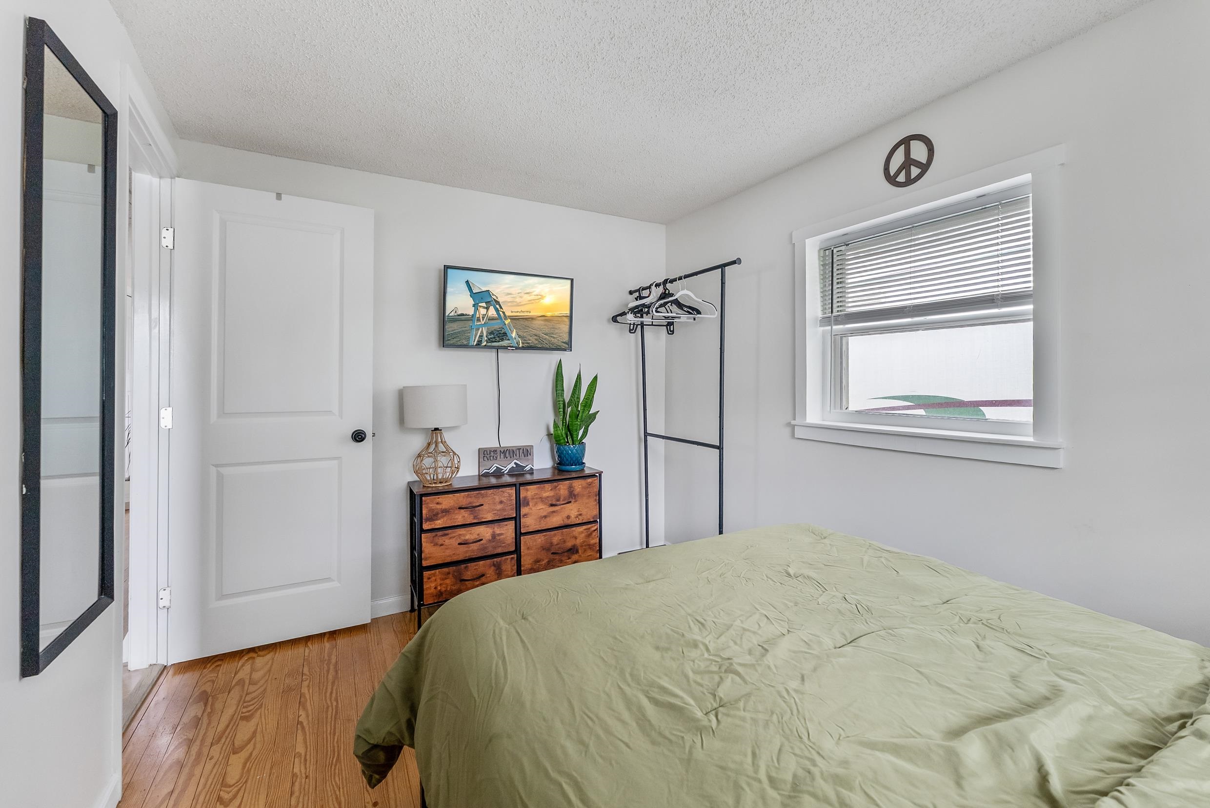 213 Langs Avenue - Picture 11