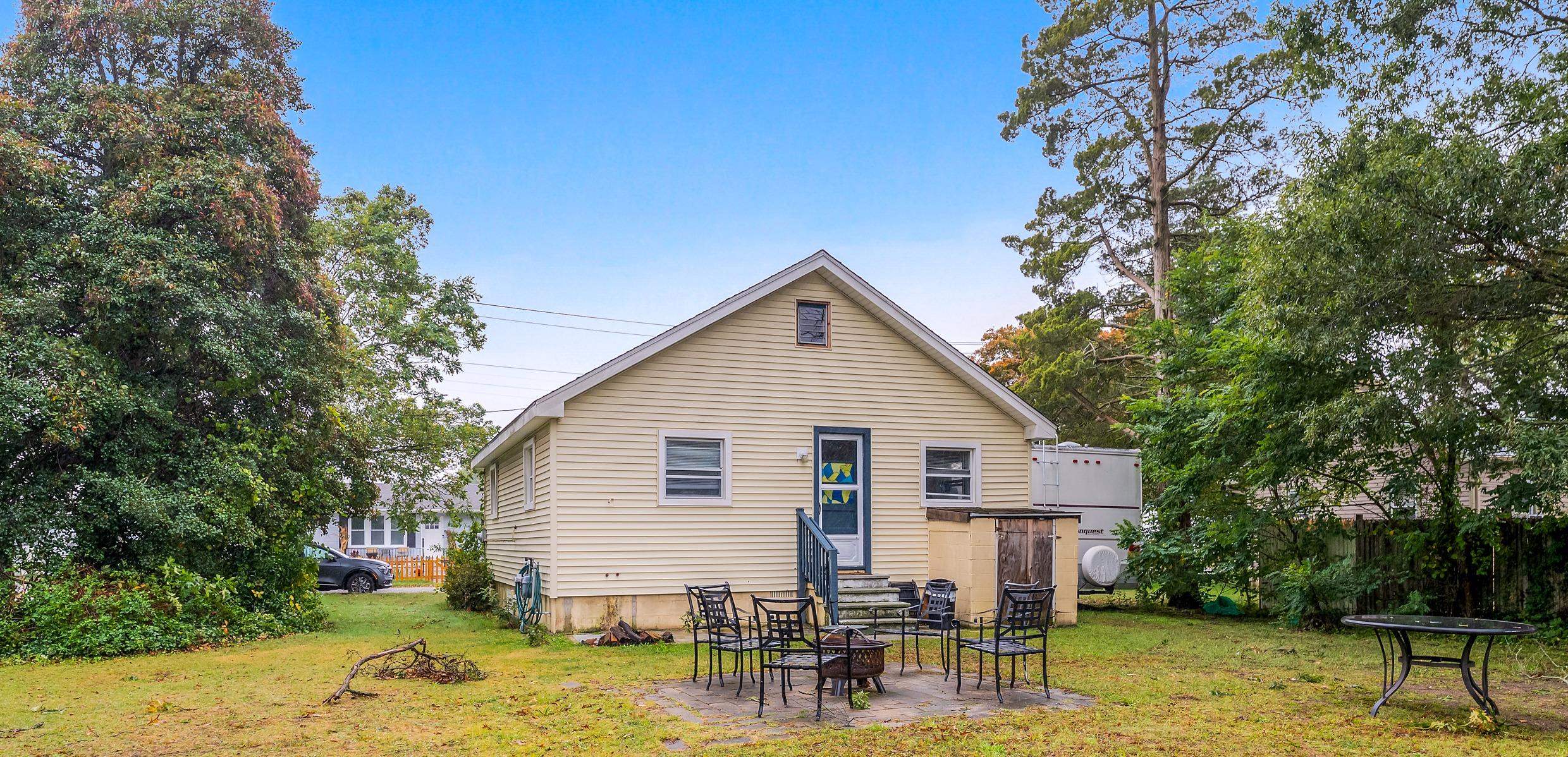 213 Langs Avenue - Picture 18