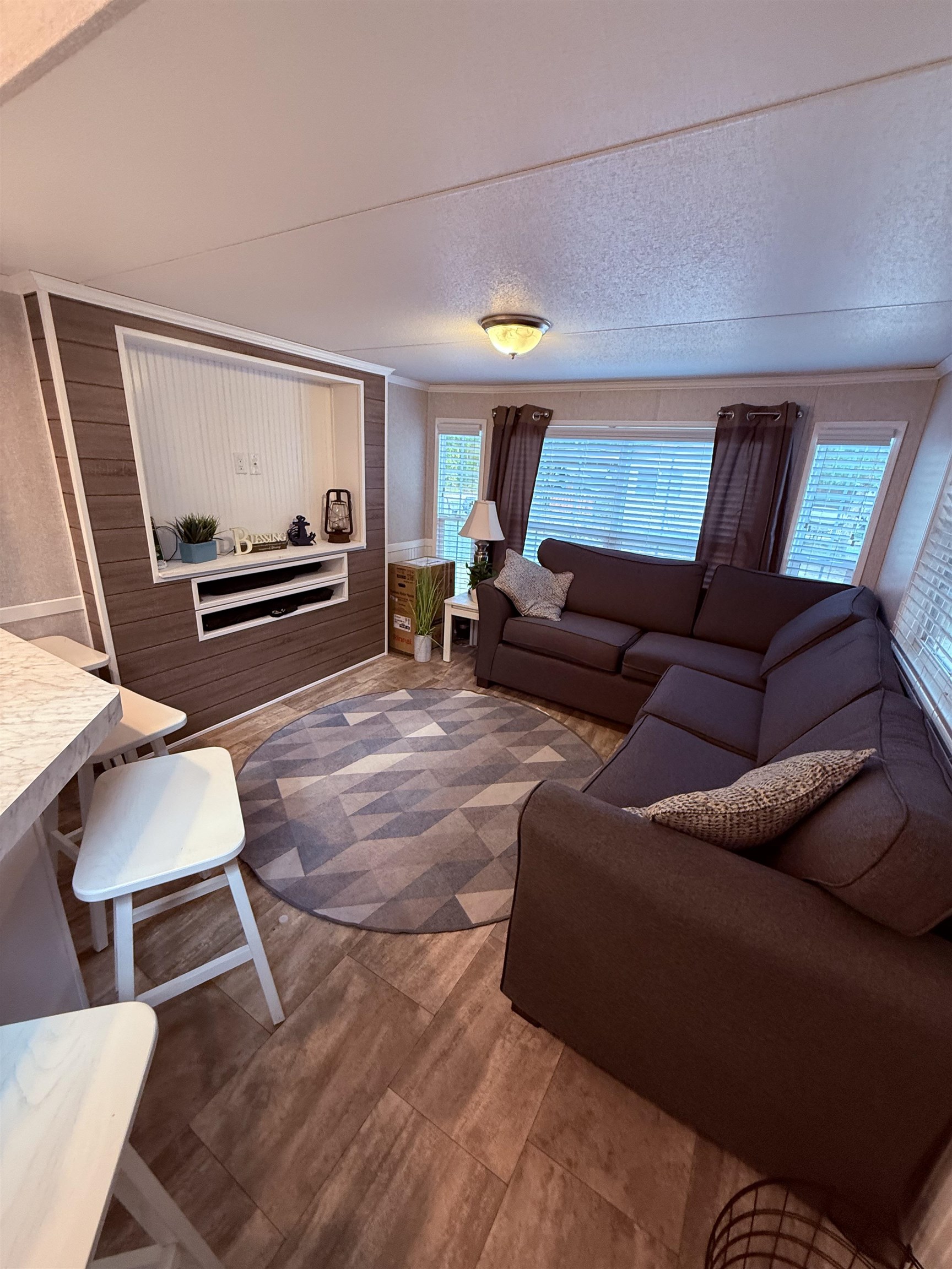 515 Corson Tavern Road - Picture 3