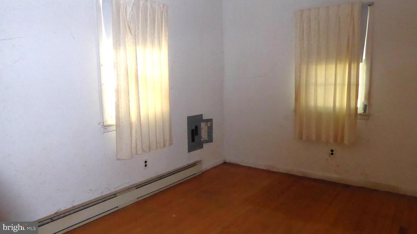 1639 Star Avenue - Picture 7