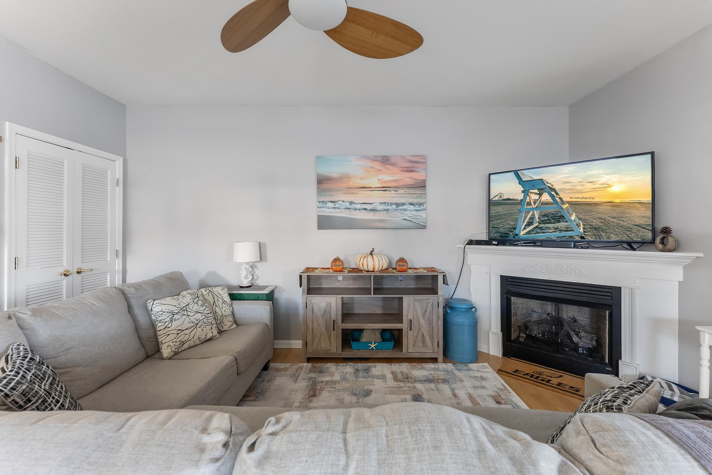 201 E Pine Avenue - Picture 9