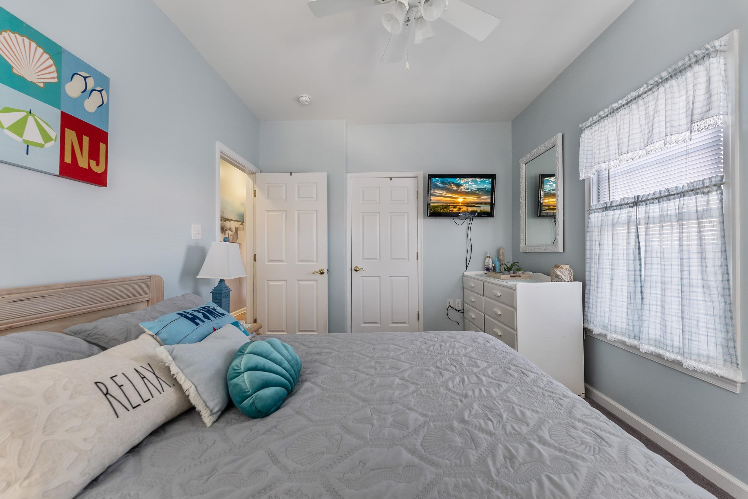 201 E Pine Avenue - Picture 16