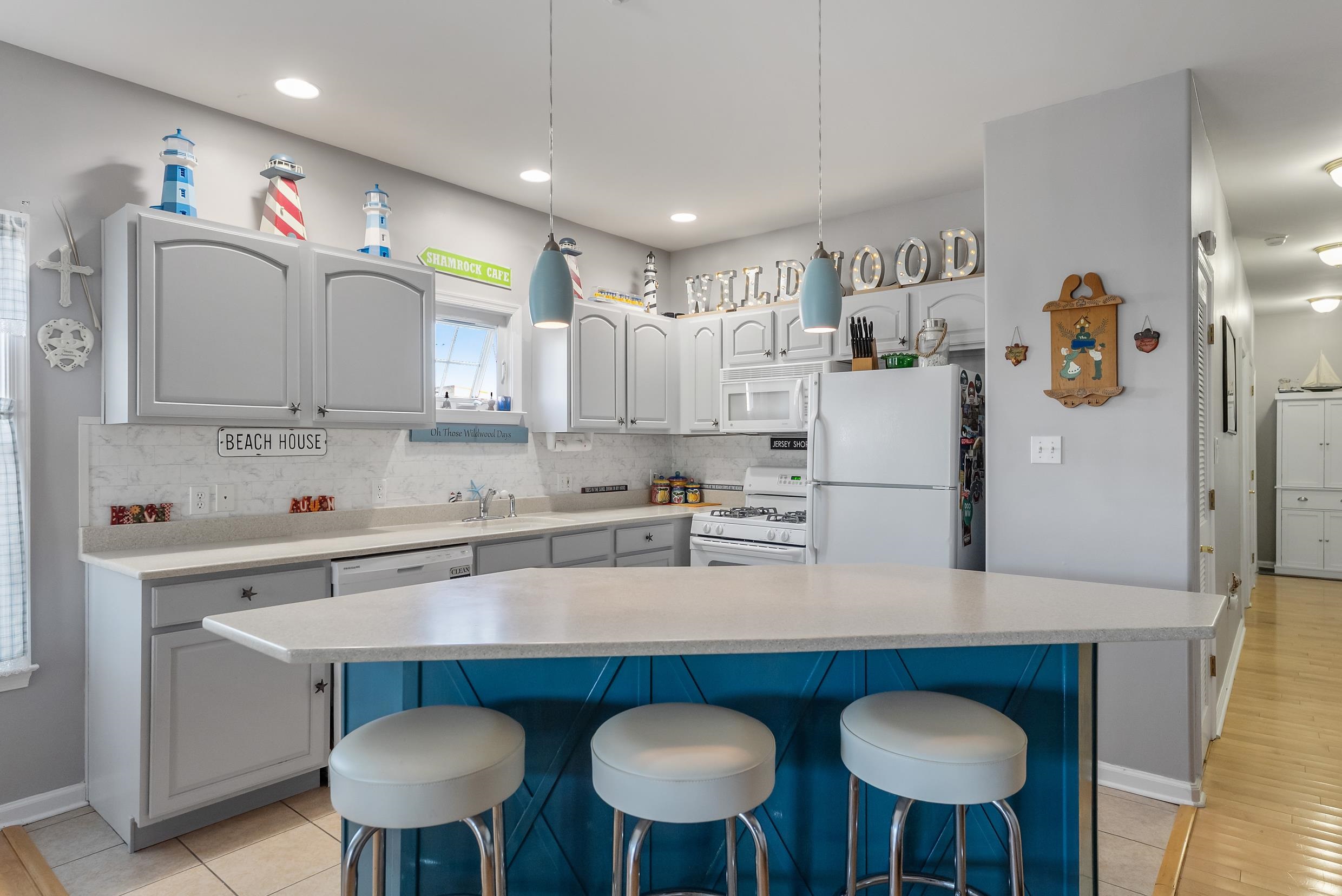 201 E Pine Avenue - Picture 1