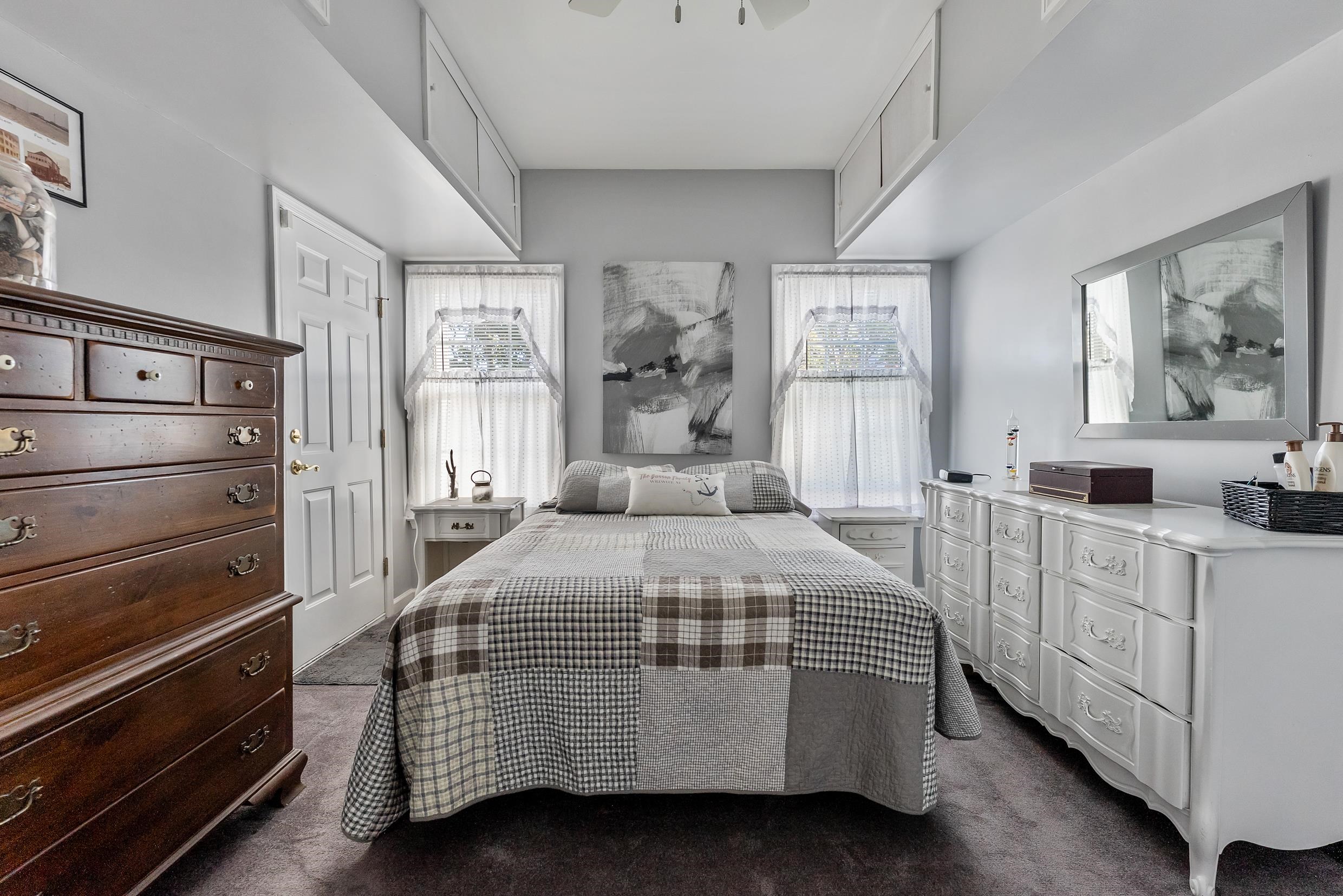 201 E Pine Avenue - Picture 19