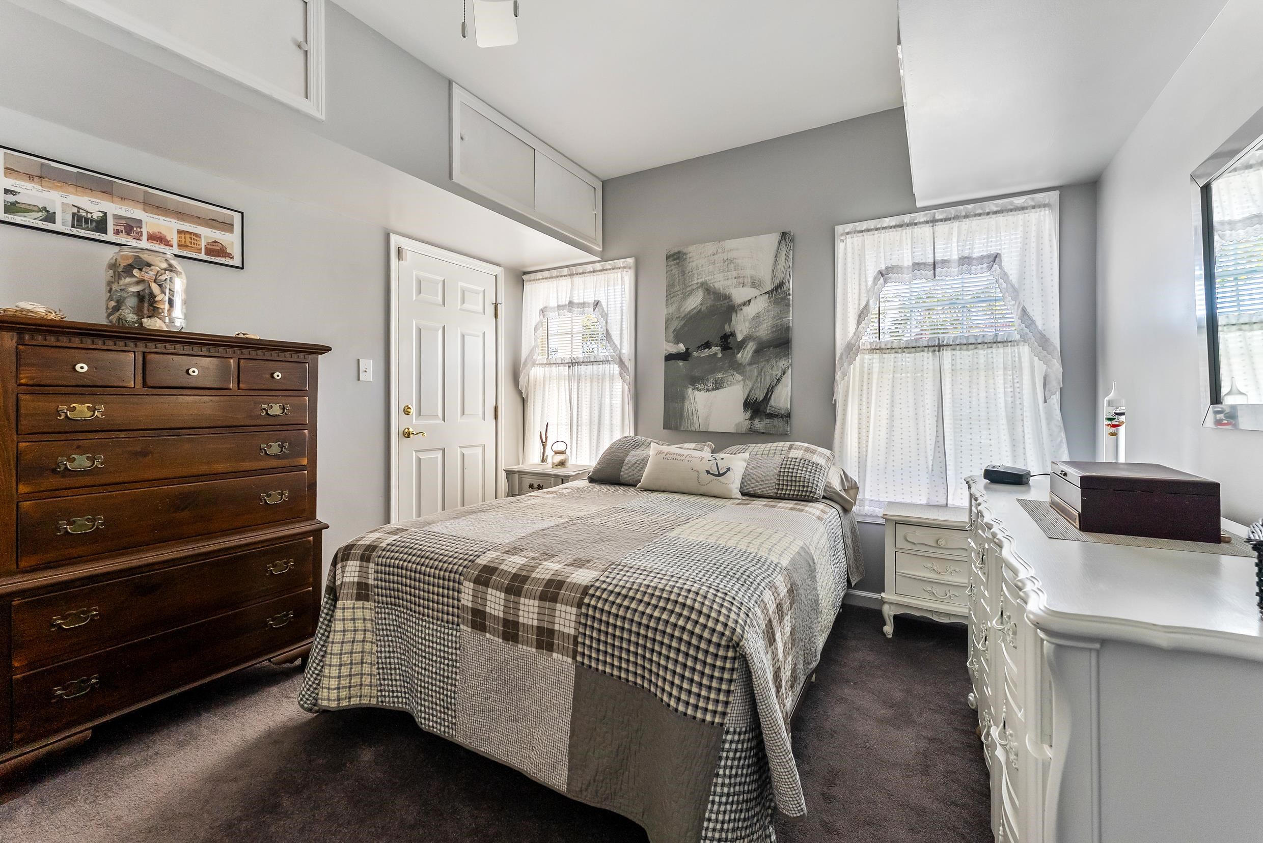 201 E Pine Avenue - Picture 20