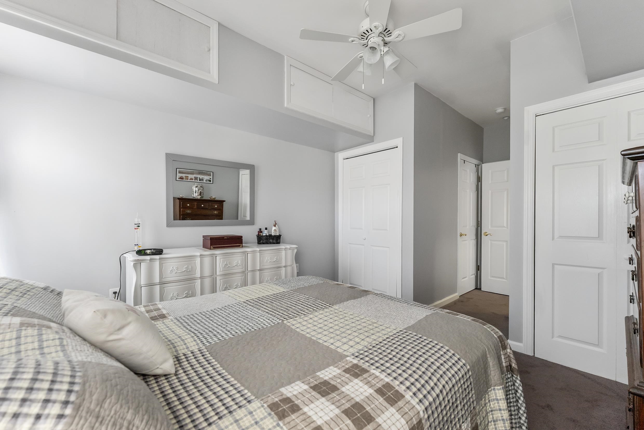 201 E Pine Avenue - Picture 21