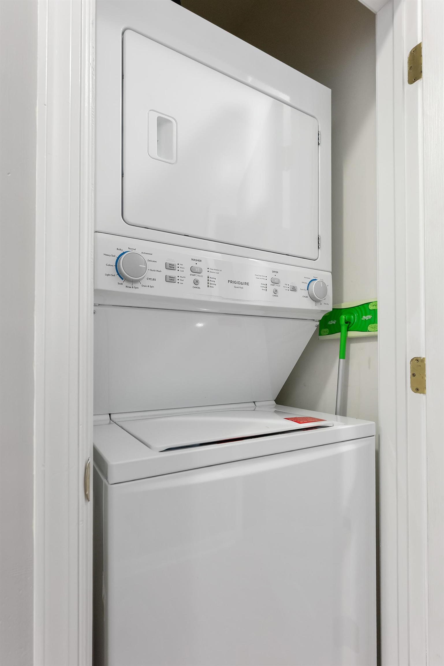 201 E Pine Avenue - Picture 29