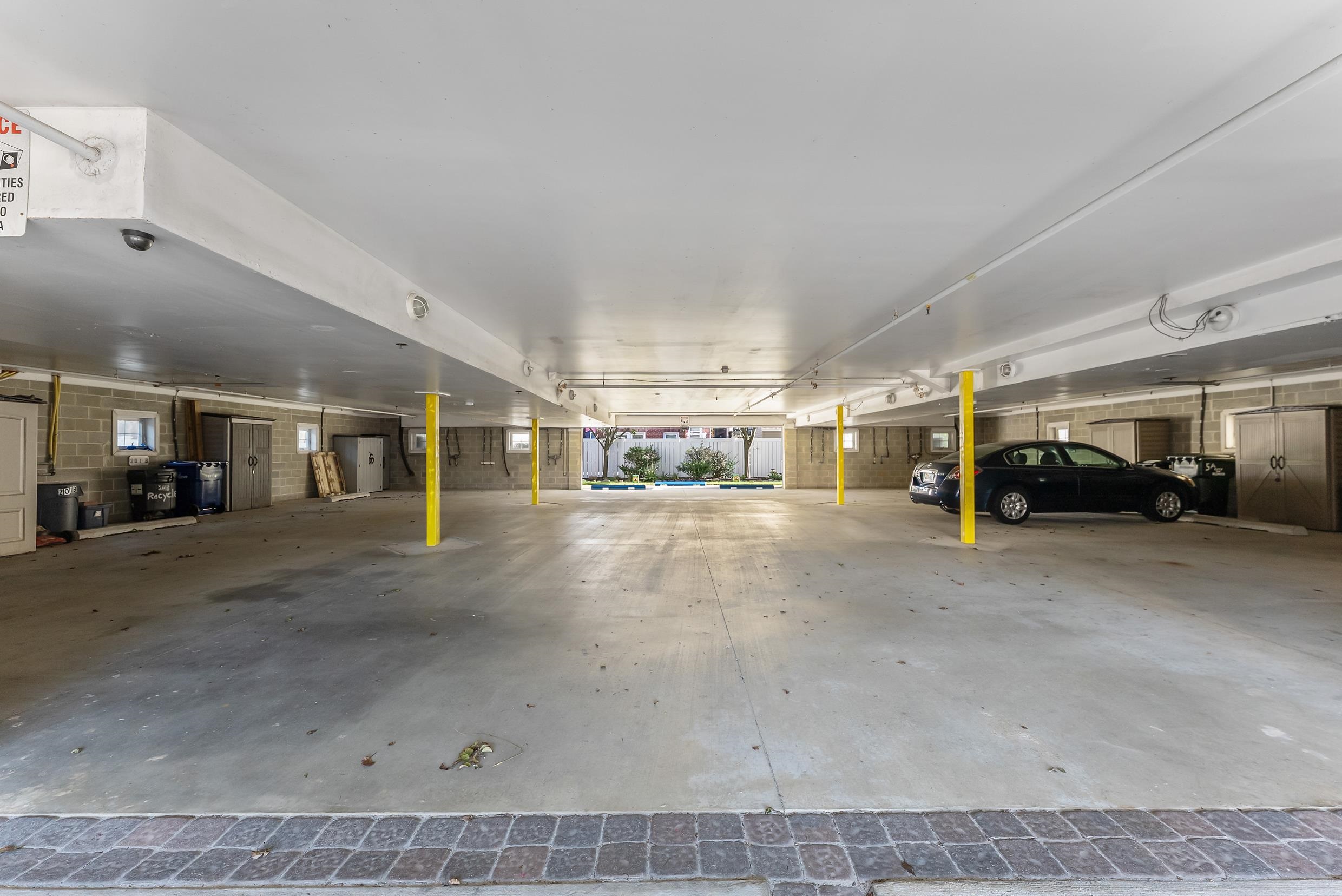 201 E Pine Avenue - Picture 30