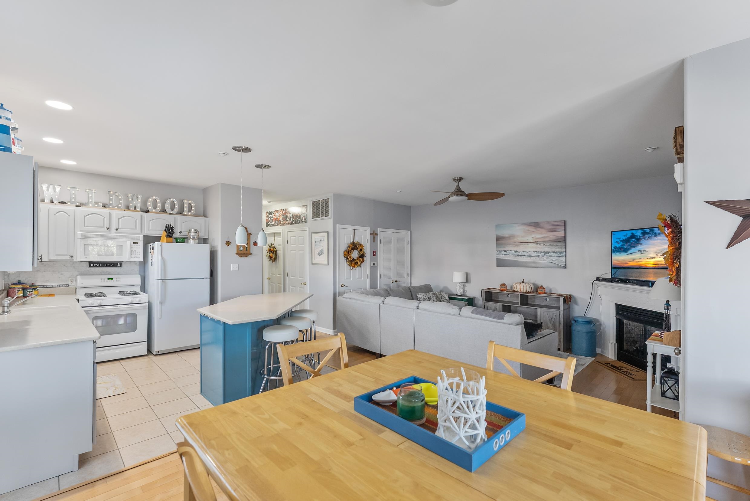 201 E Pine Avenue - Picture 4