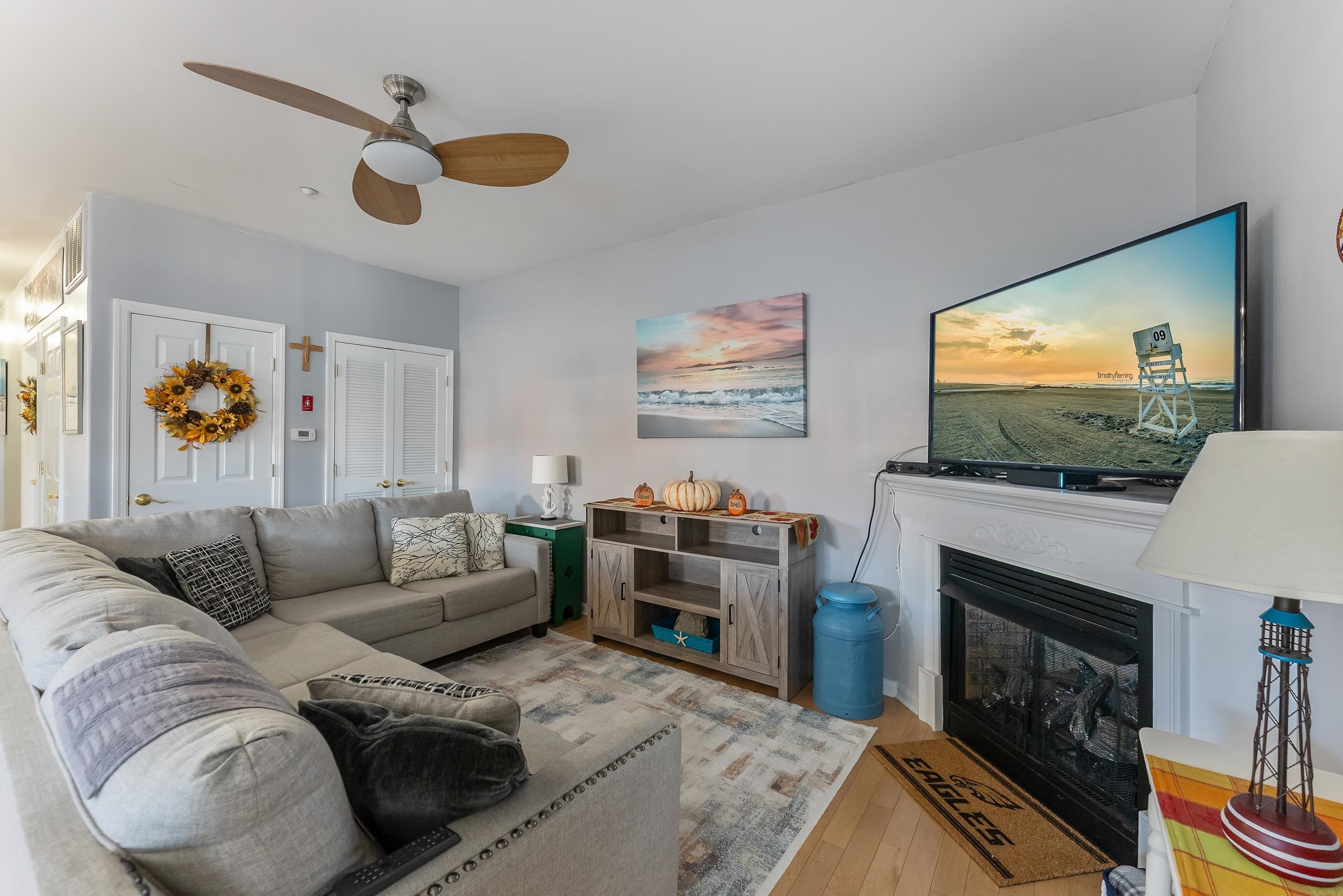 201 E Pine Avenue - Picture 6