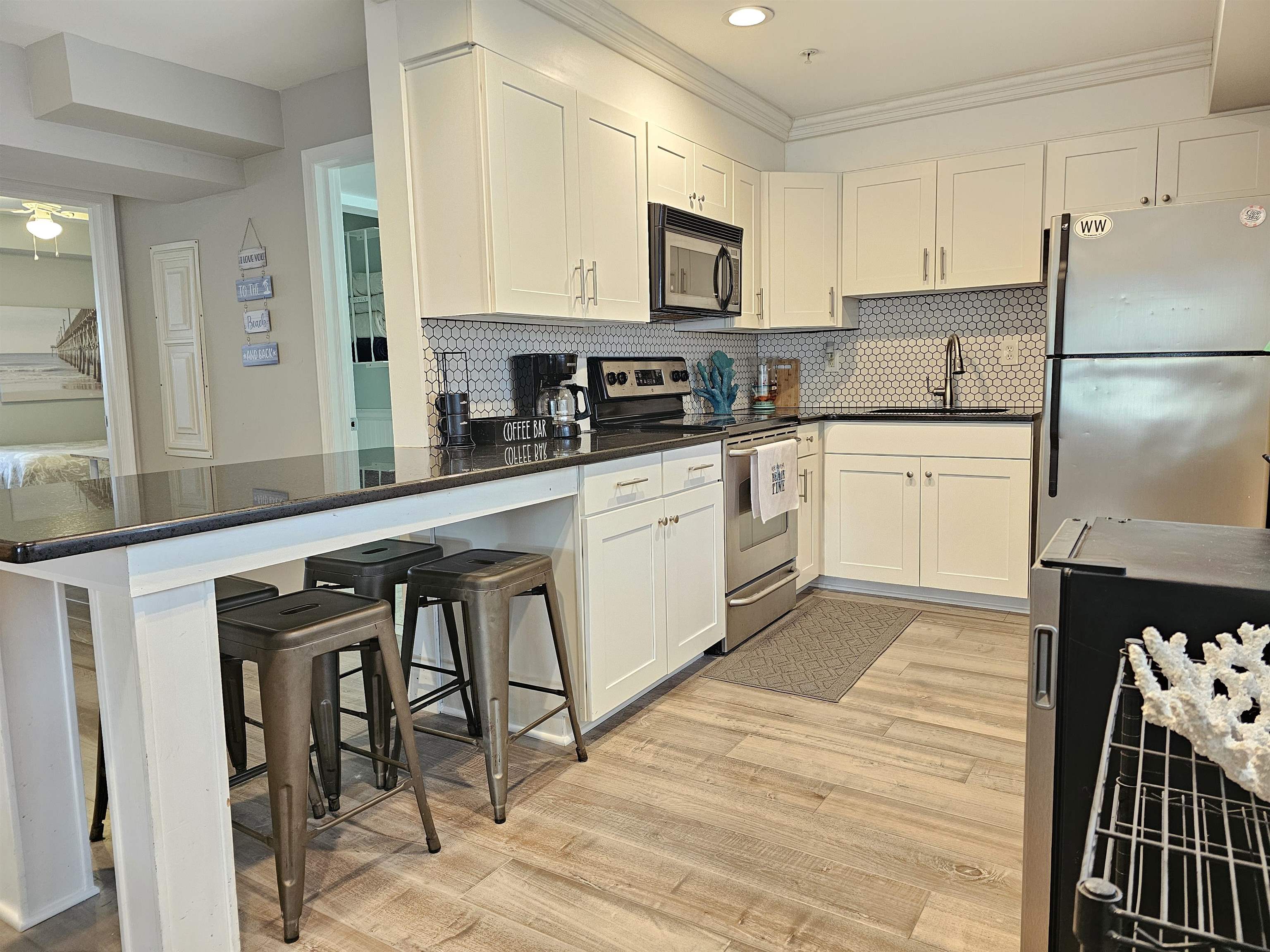 120 E Youngs Avenue - Picture 5