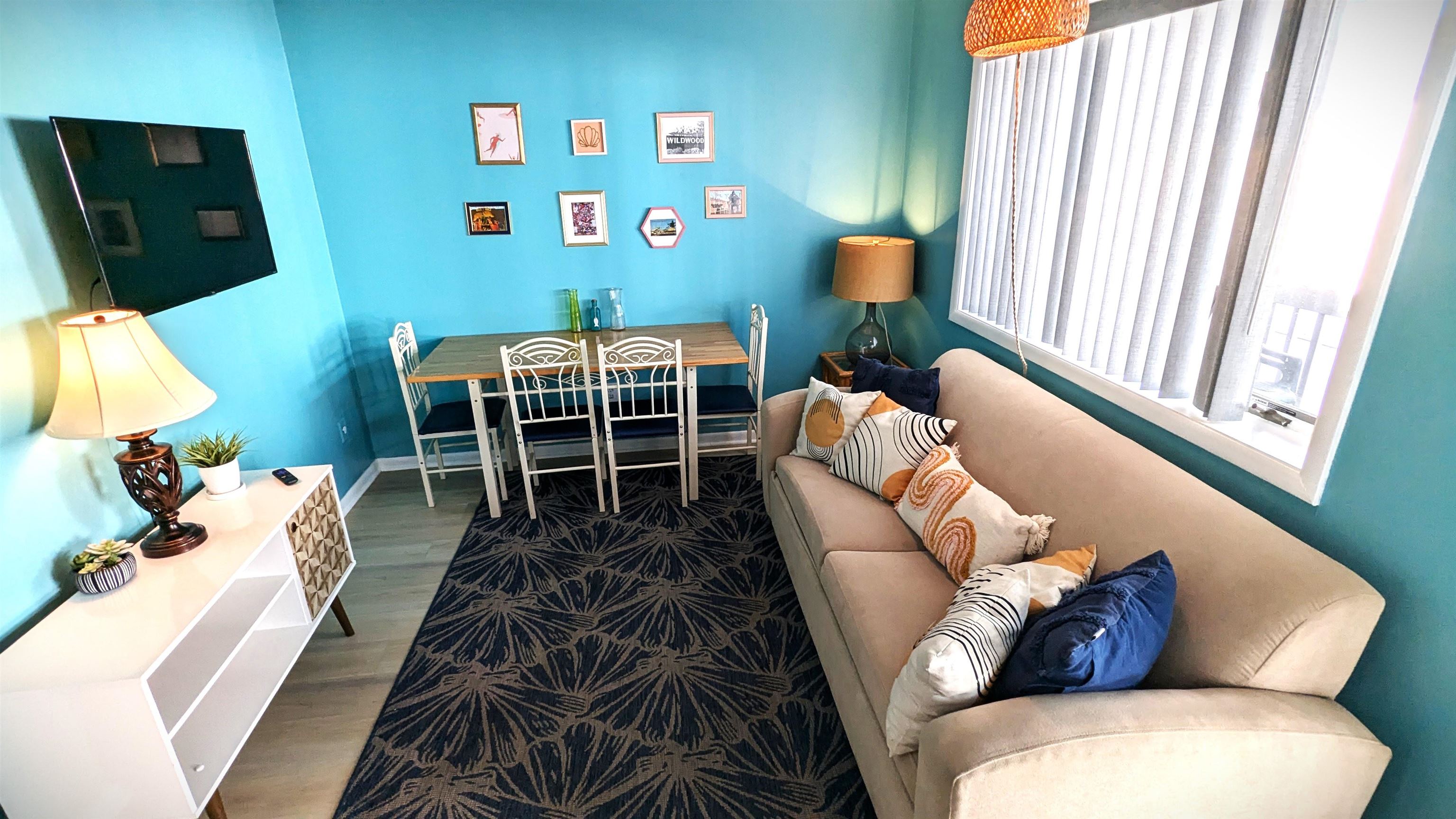 320 E Baker Street - Picture 2