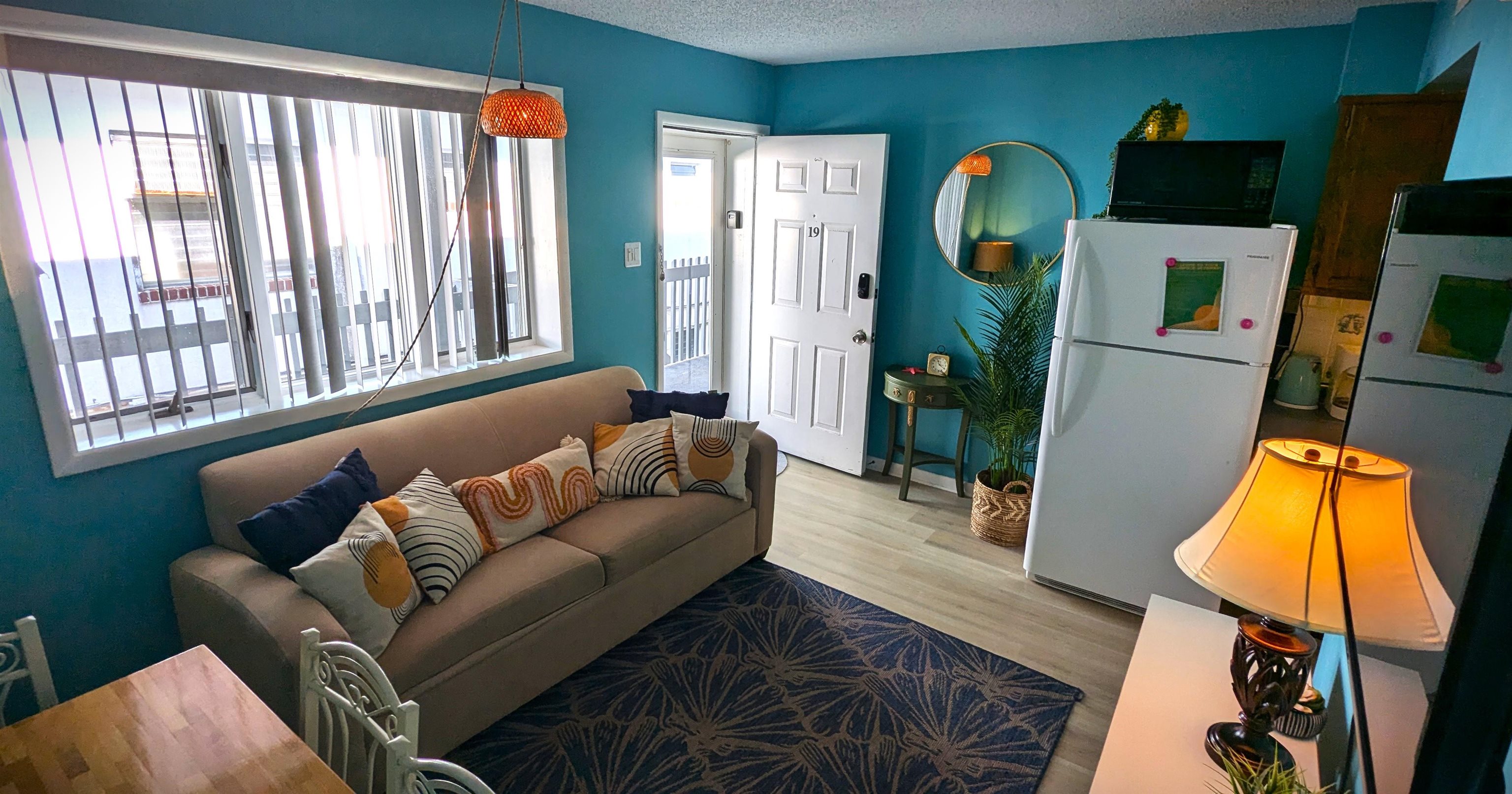 320 E Baker Street - Picture 3