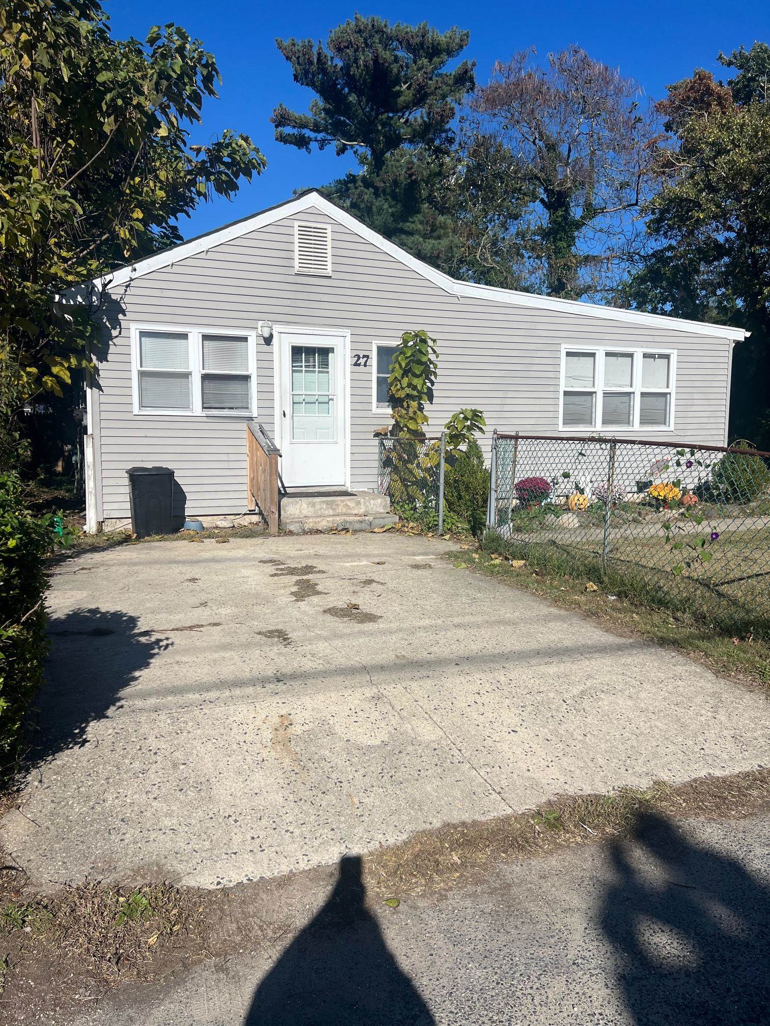 27 New York Avenue - Picture 1