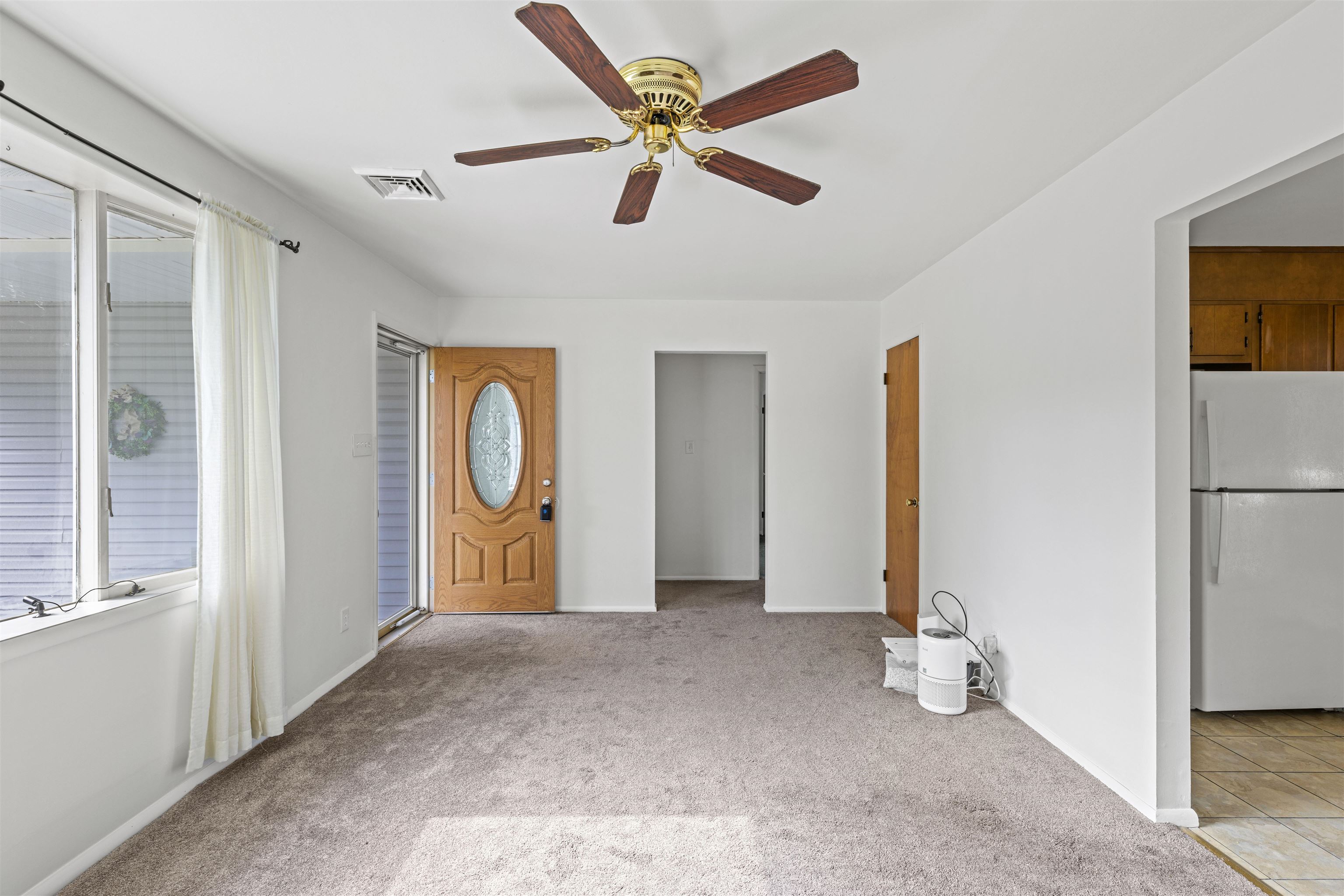 105 Pontaxit Avenue - Picture 2