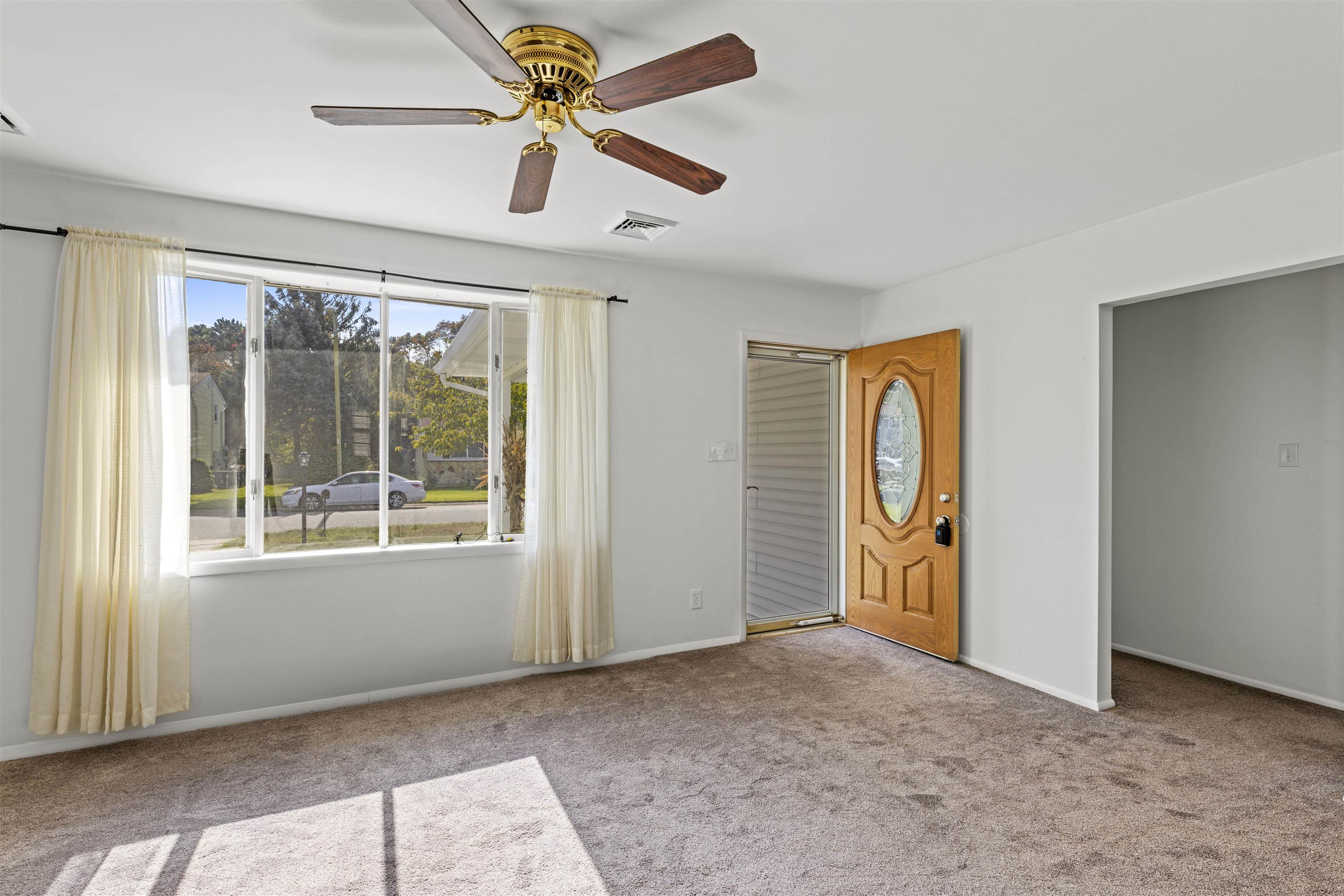 105 Pontaxit Avenue - Picture 3