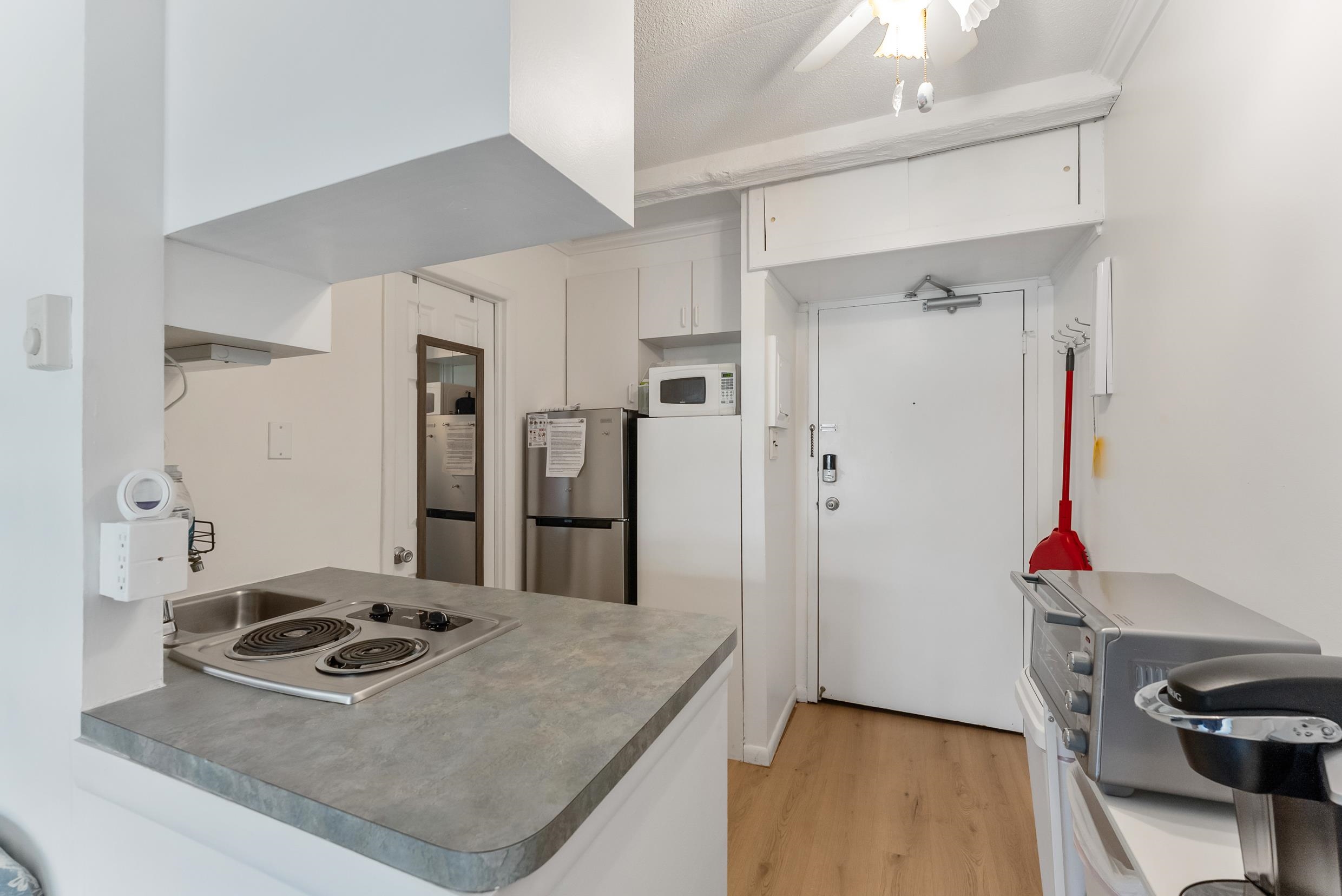 725 Allen Drive - Picture 3