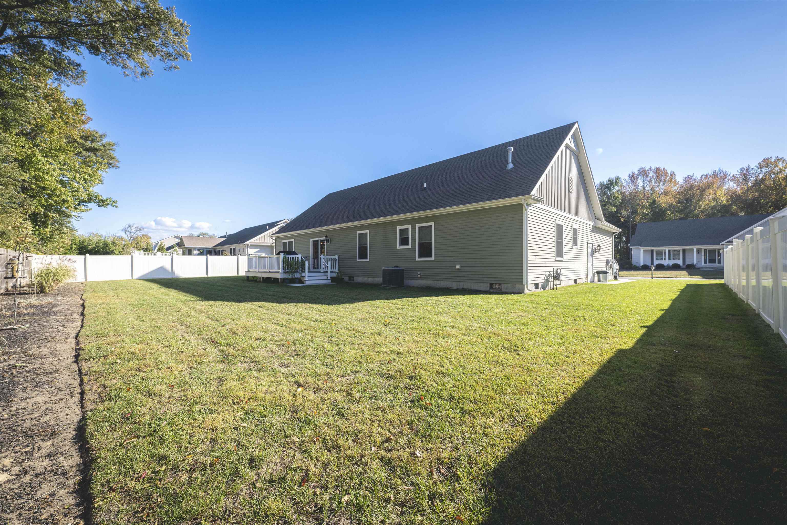 10 Canterbury Way - Picture 41