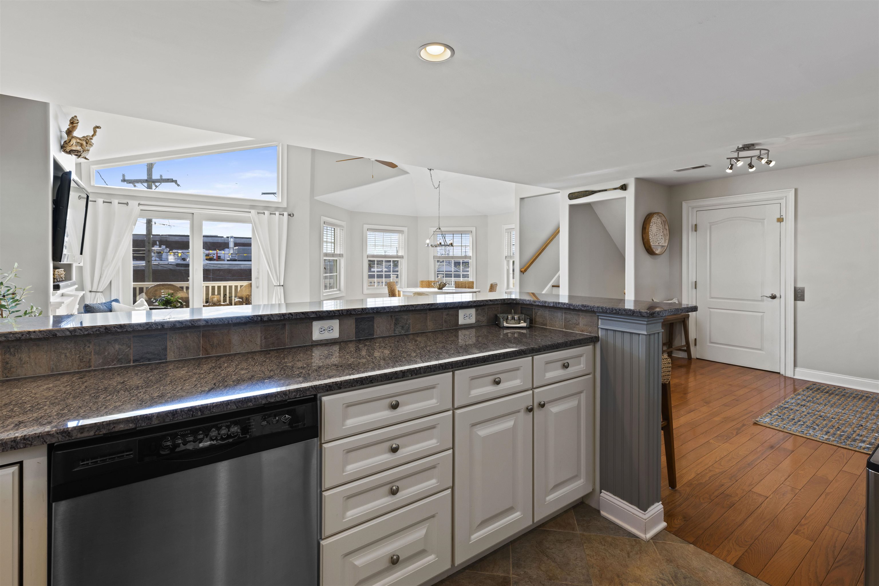 119 E 9th Avenue - Picture 19