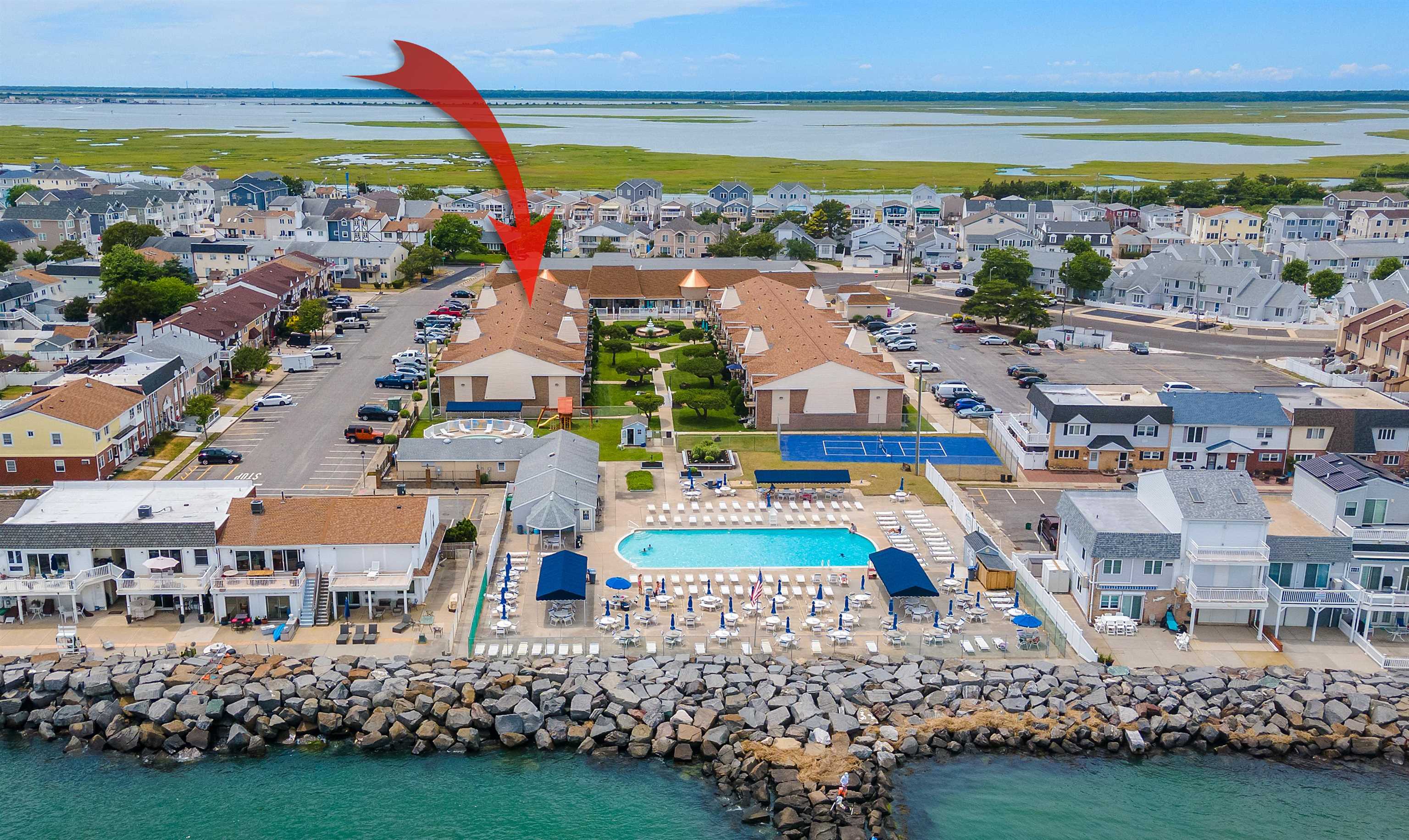 725 Allen Drive - Picture 1