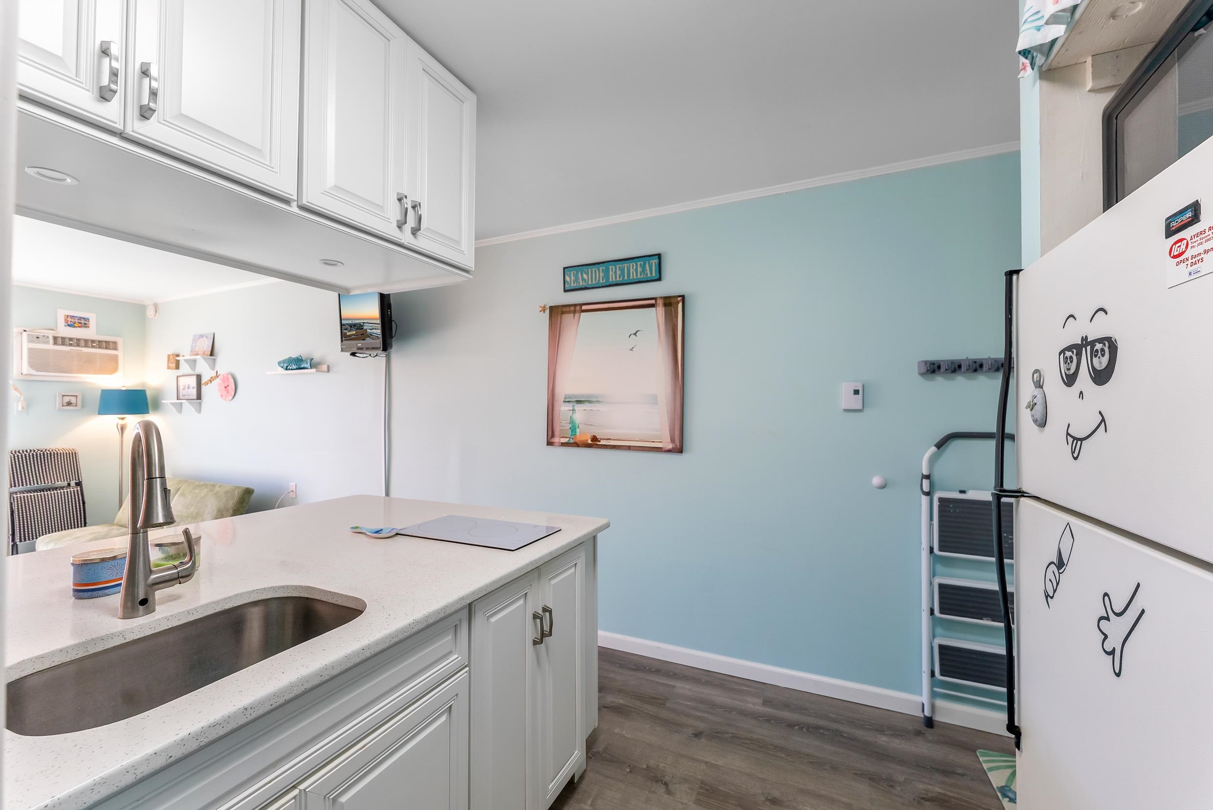 725 Allen Drive - Picture 3