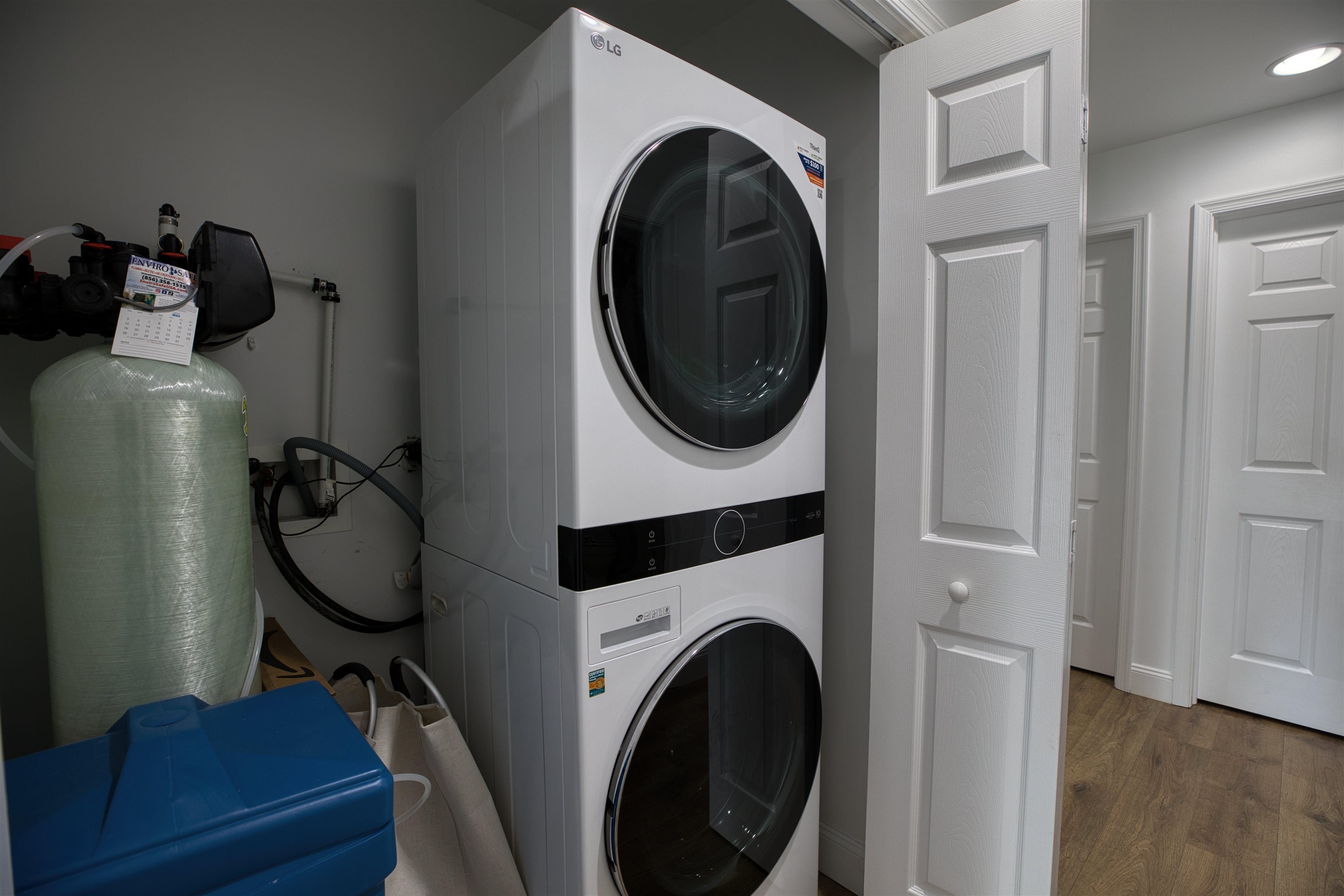 127 E Hand Avenue - Picture 17