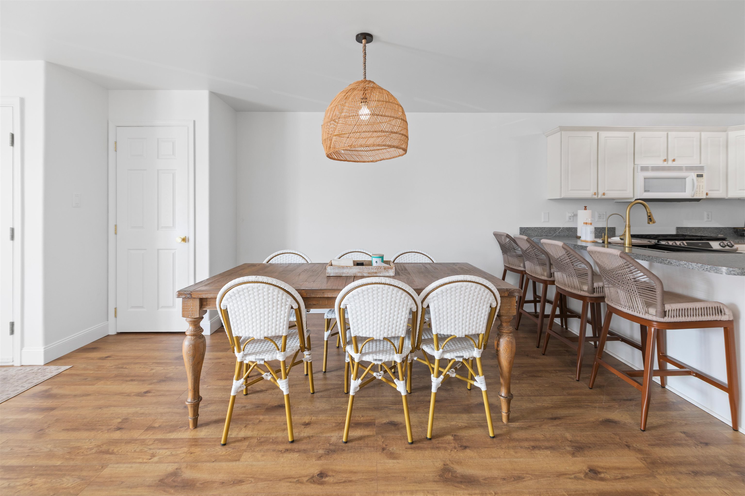 127 E Hand Avenue - Picture 4