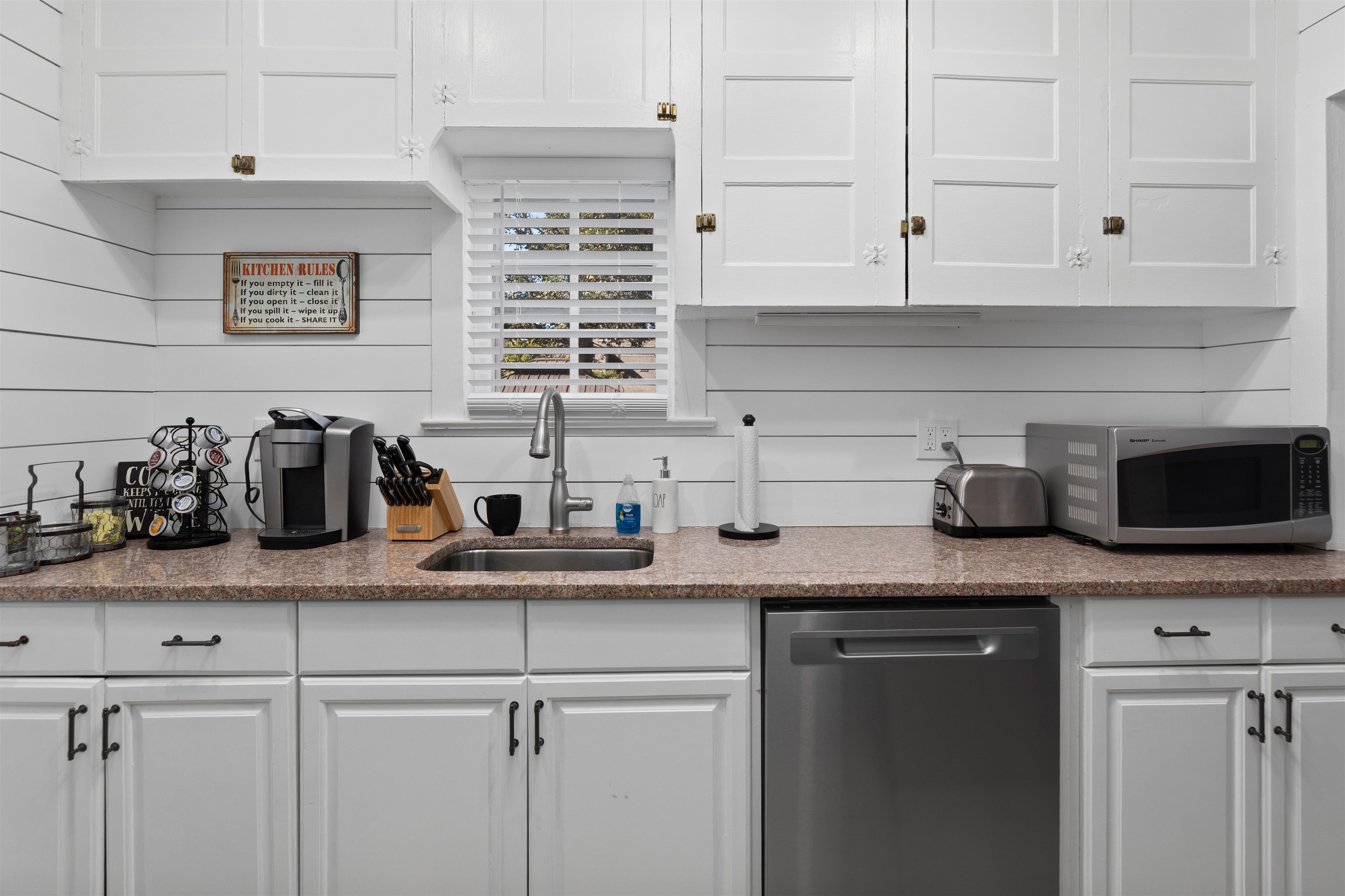 1045-1047 Lafayette Street - Picture 9