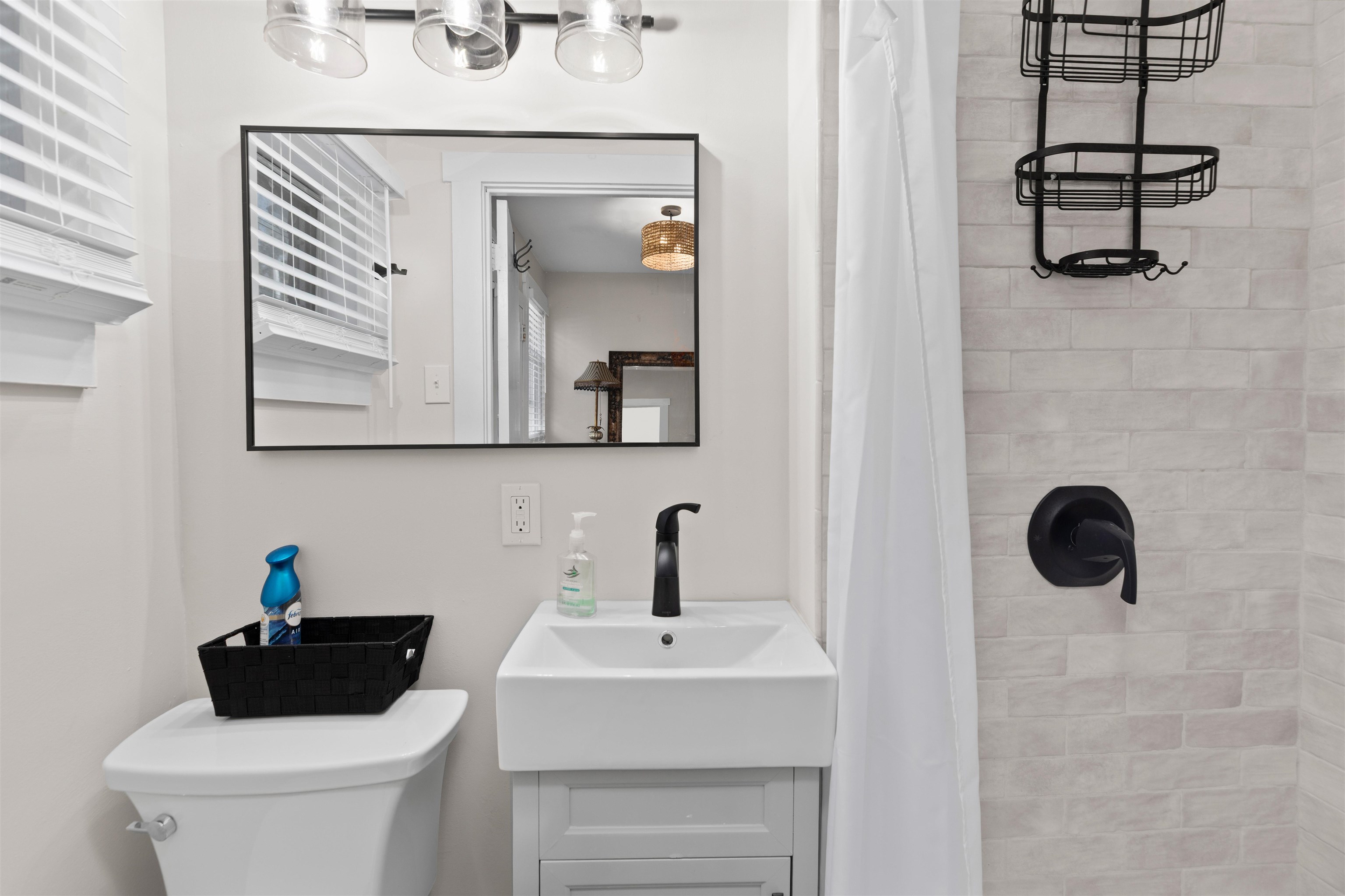 1045-1047 Lafayette Street - Picture 10