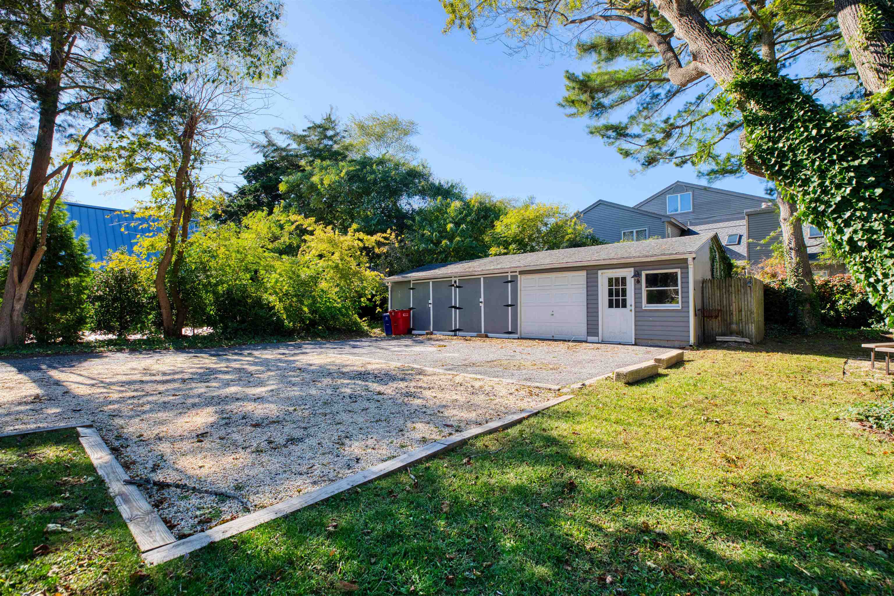 1045-1047 Lafayette Street - Picture 24