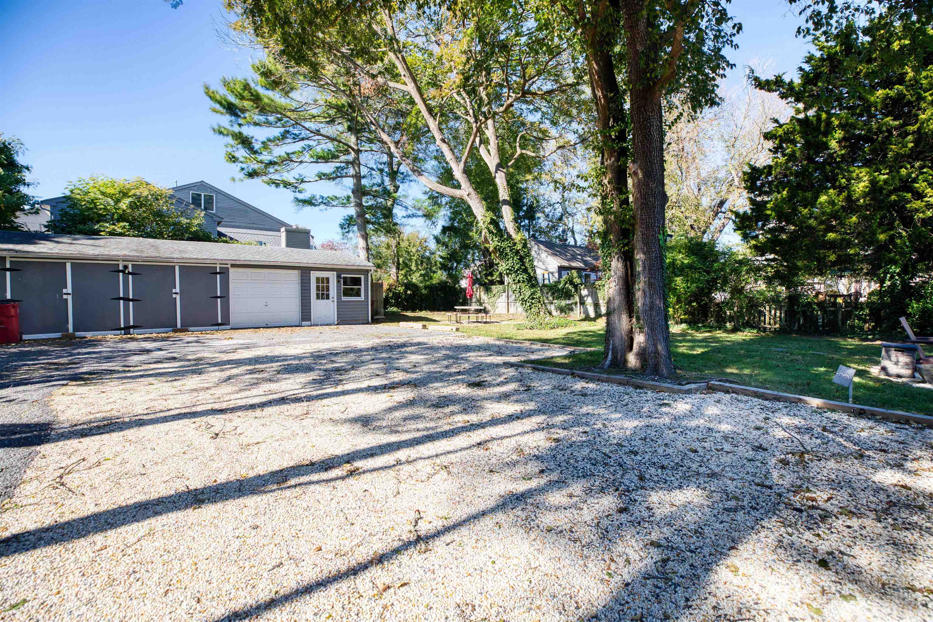 1045-1047 Lafayette Street - Picture 25