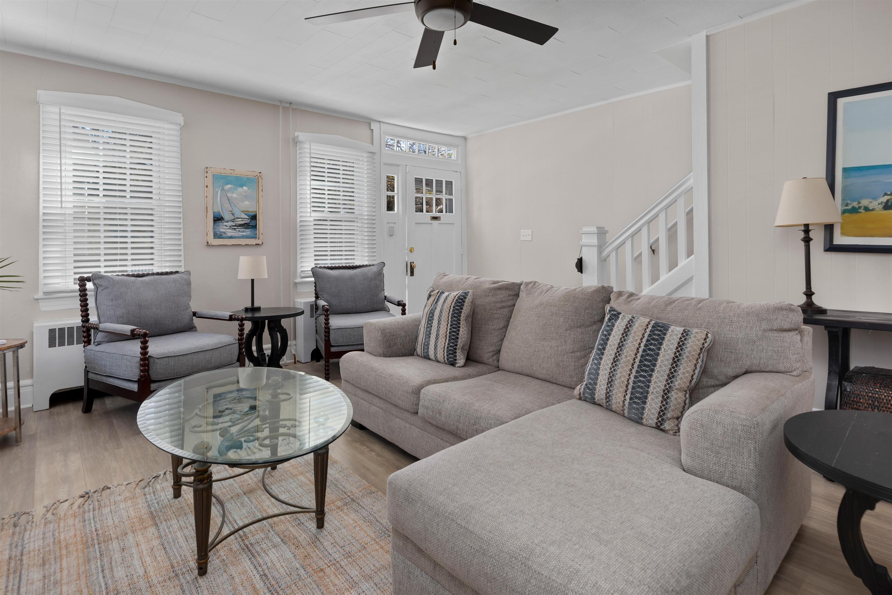 1045-1047 Lafayette Street - Picture 4