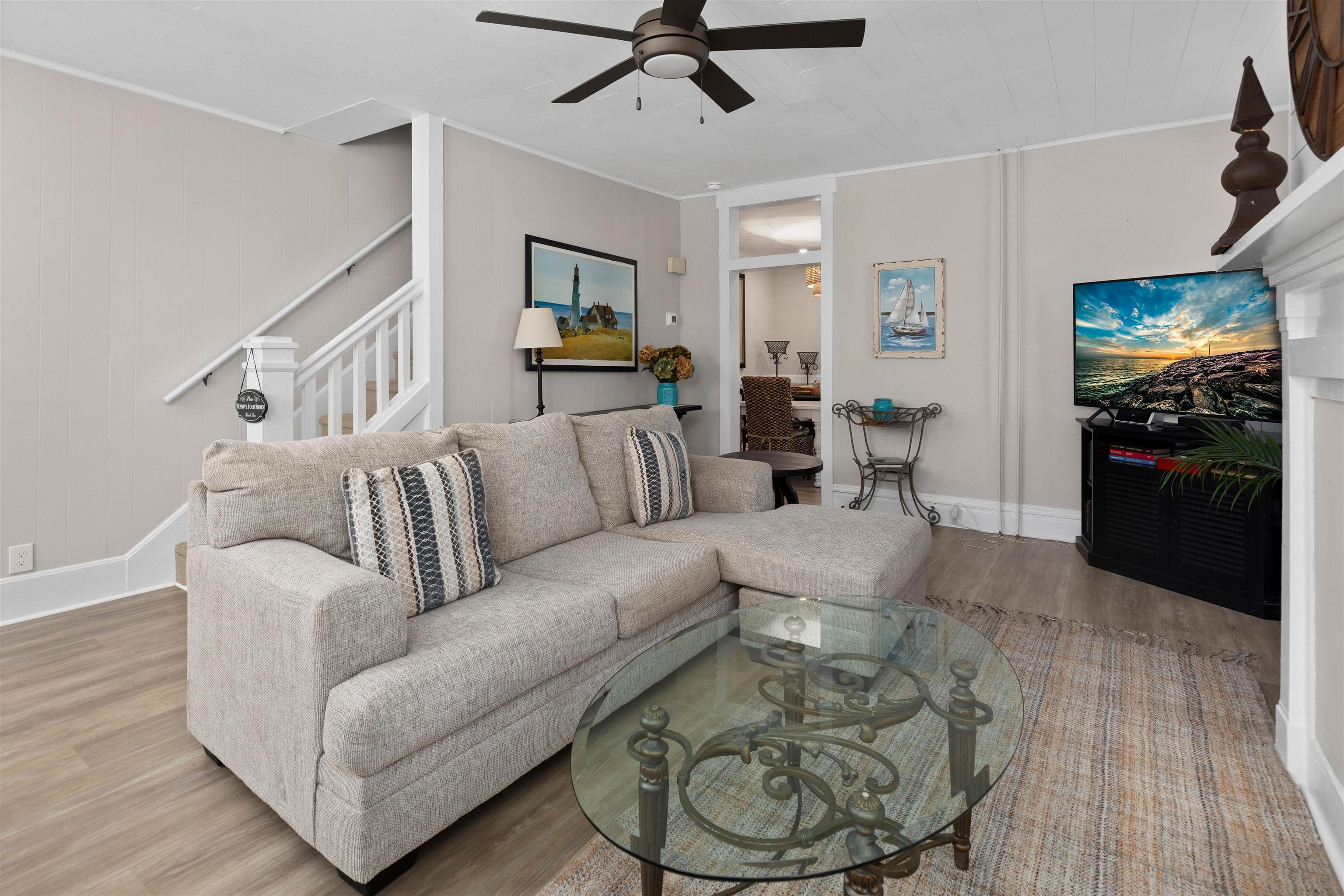 1045-1047 Lafayette Street - Picture 6