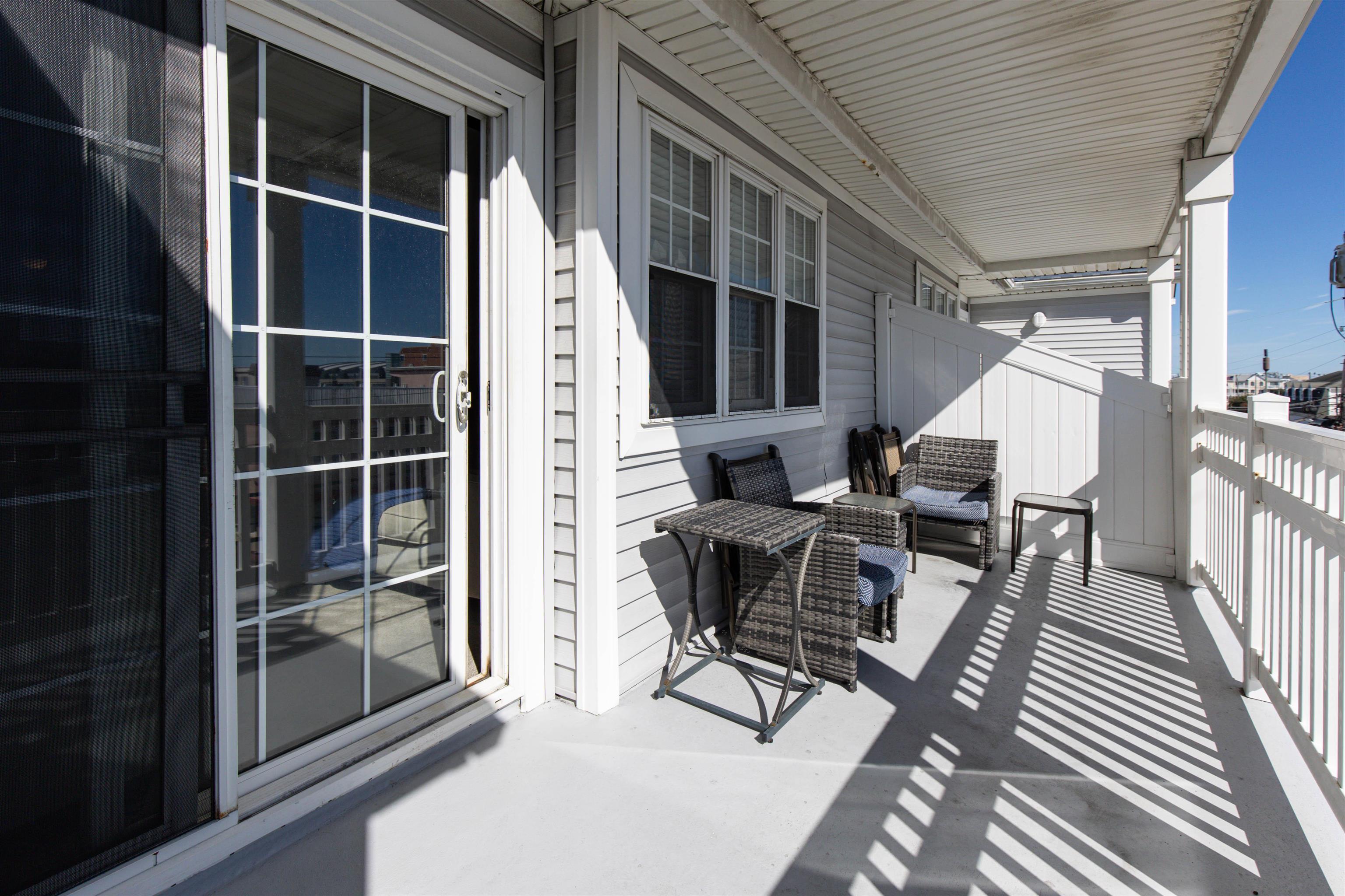 4716 Atlantic Avenue - Picture 8