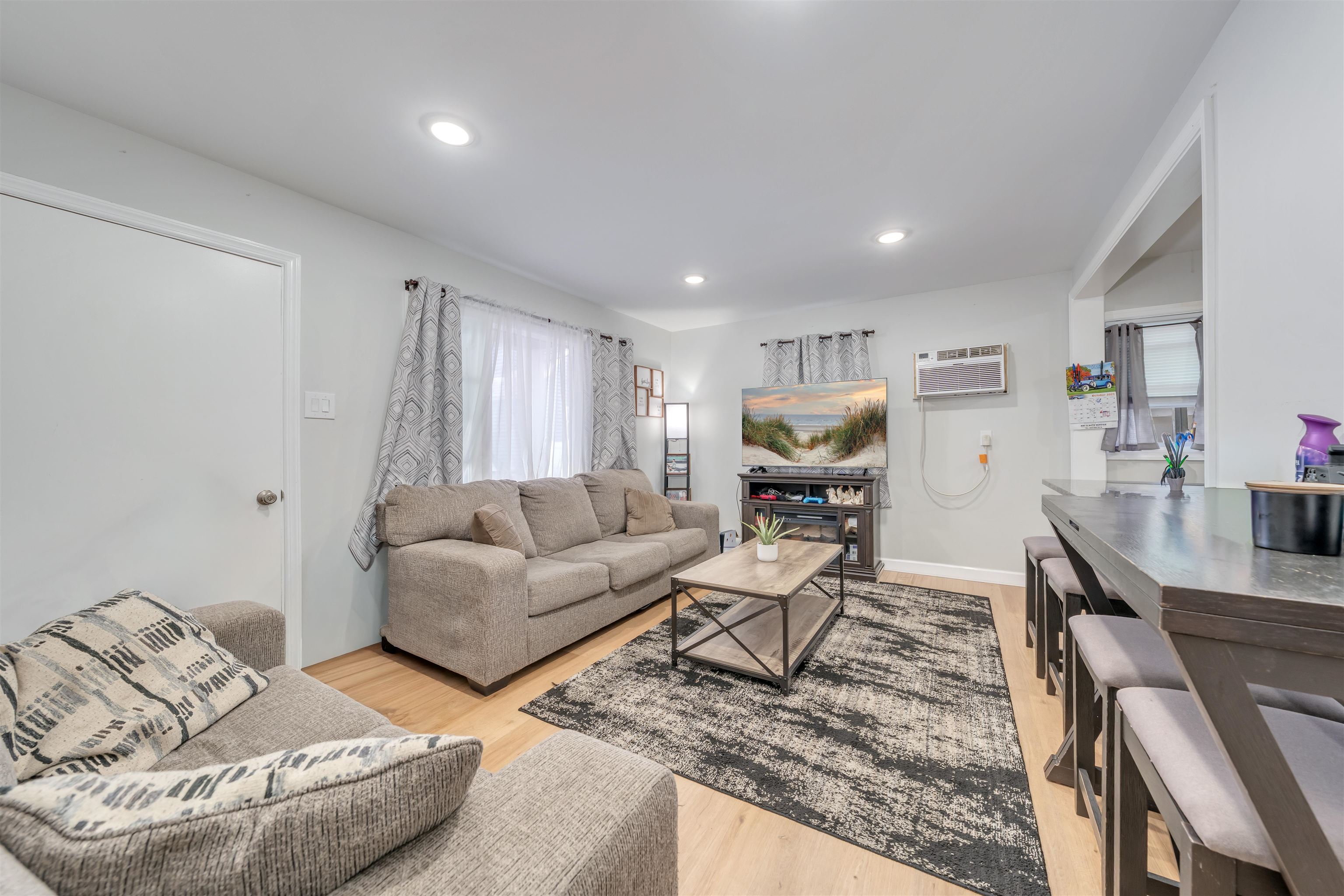 304 E Rio Grande Avenue - Picture 2