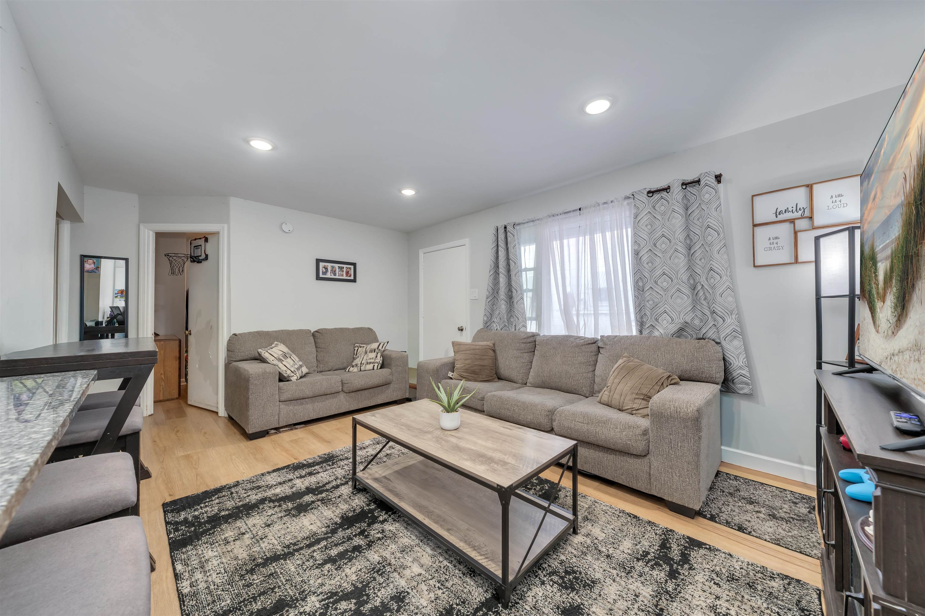 304 E Rio Grande Avenue - Picture 4